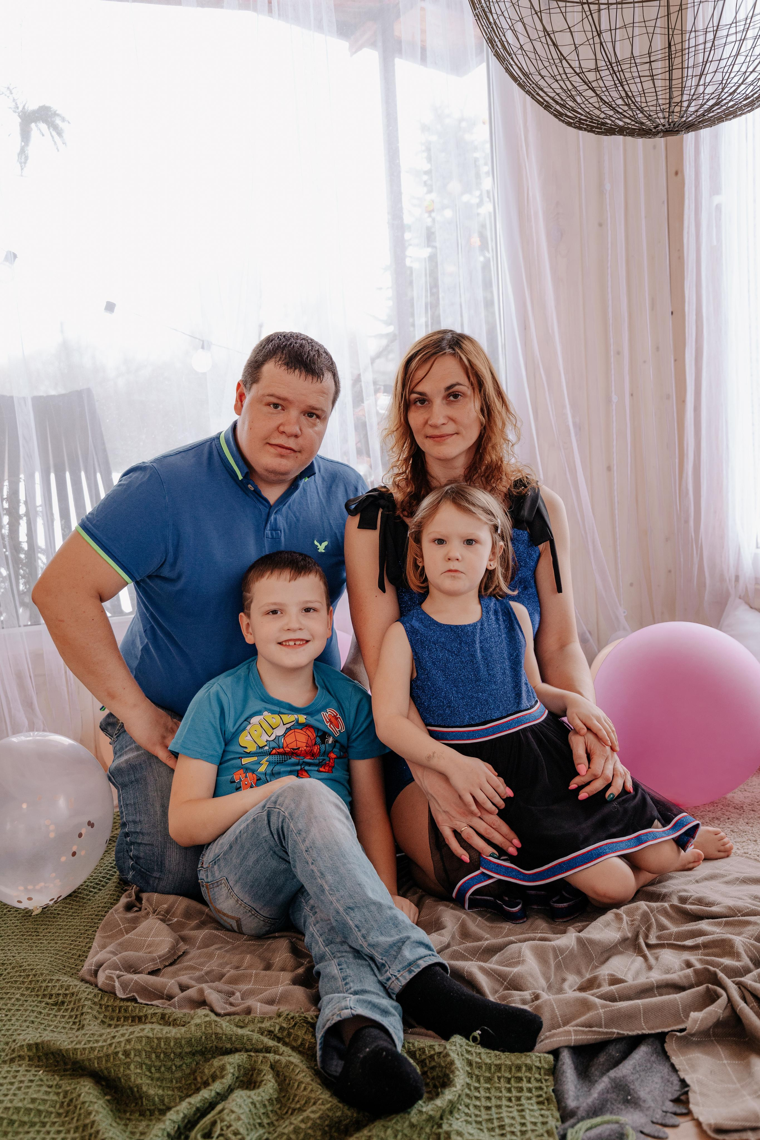Екатерина и семья (Фотодеревня Видное). Семейный и свадебный фотограф Видное Москва Екатерина Пятова