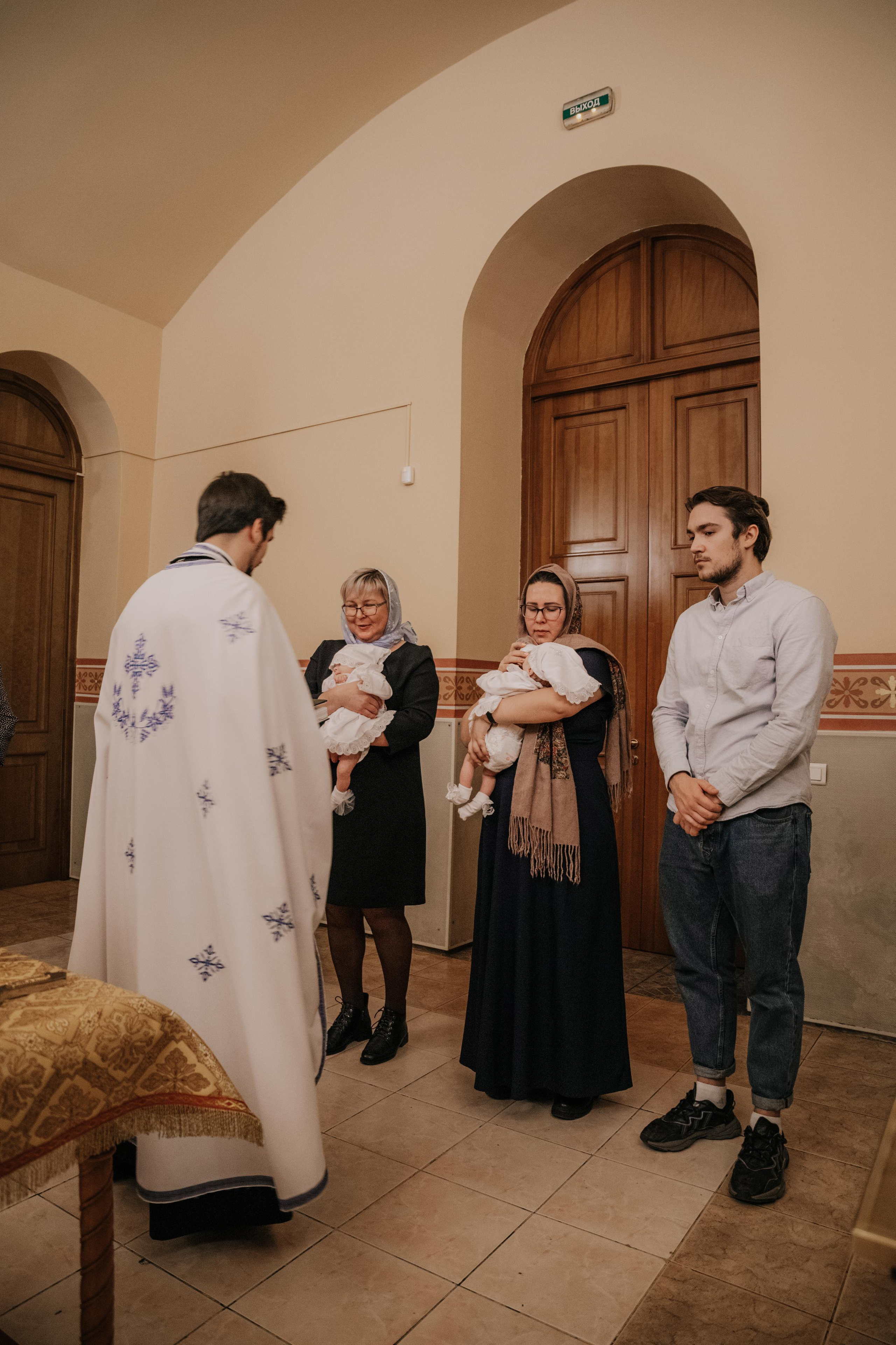 Таинство крещения София и Полина (Георгиевский храм Видное). Семейный и свадебный фотограф Видное Москва Екатерина Пятова