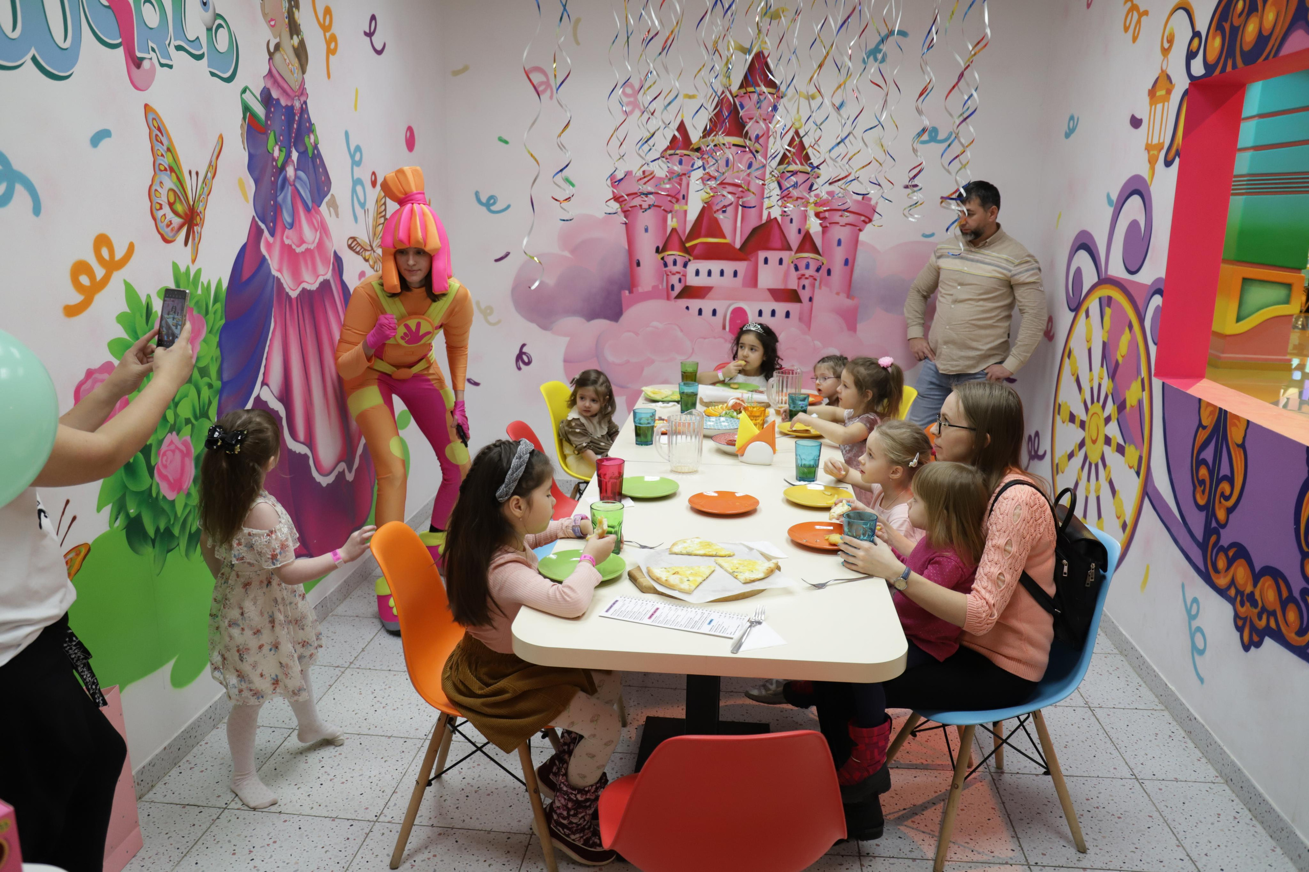 День Рождения Мадина 5 лет (Funky World Видное). Семейный и свадебный фотограф Видное Москва Екатерина Пятова