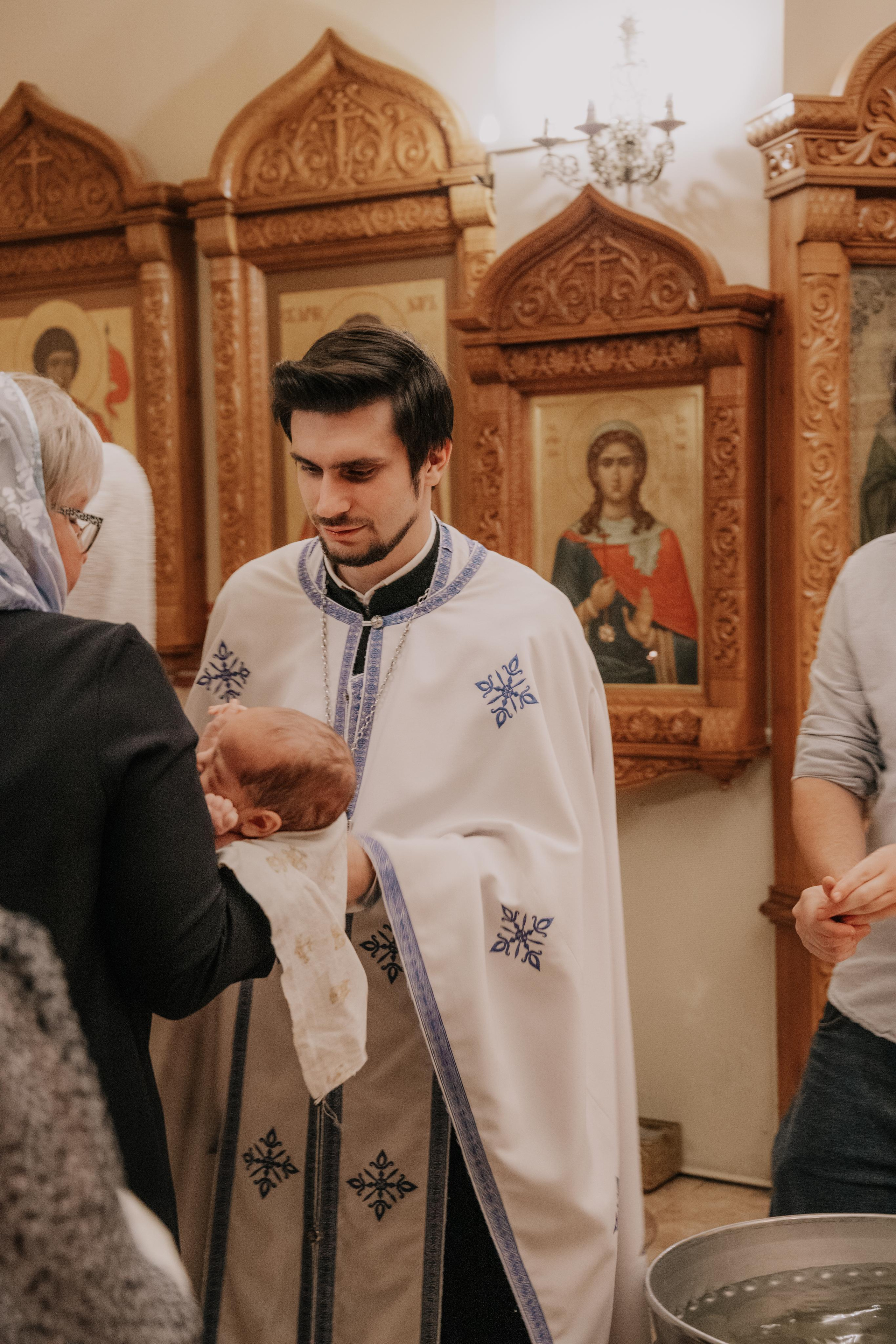 Таинство крещения София и Полина (Георгиевский храм Видное). Семейный и свадебный фотограф Видное Москва Екатерина Пятова