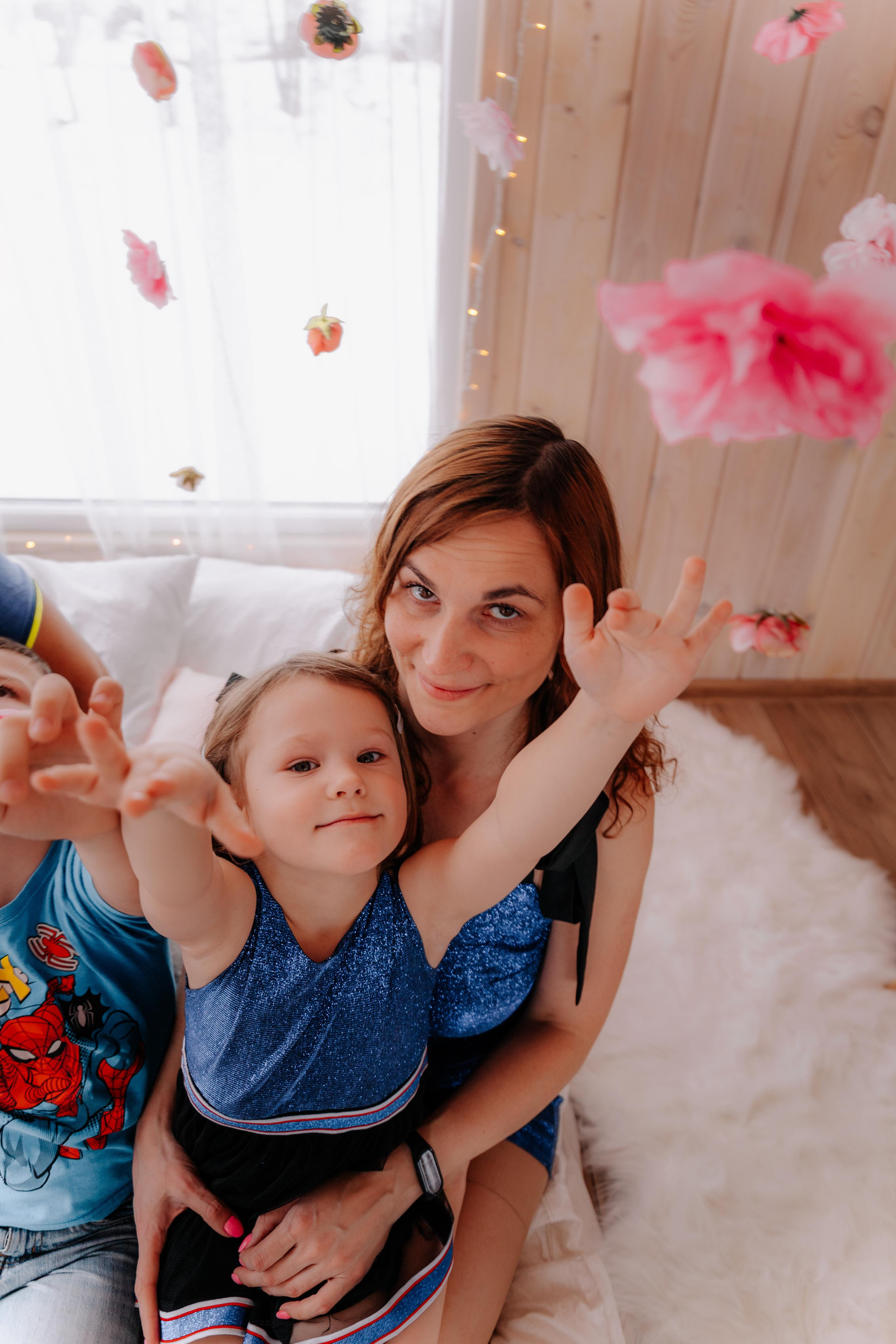 Екатерина и семья (Фотодеревня Видное). Семейный и свадебный фотограф Видное Москва Екатерина Пятова