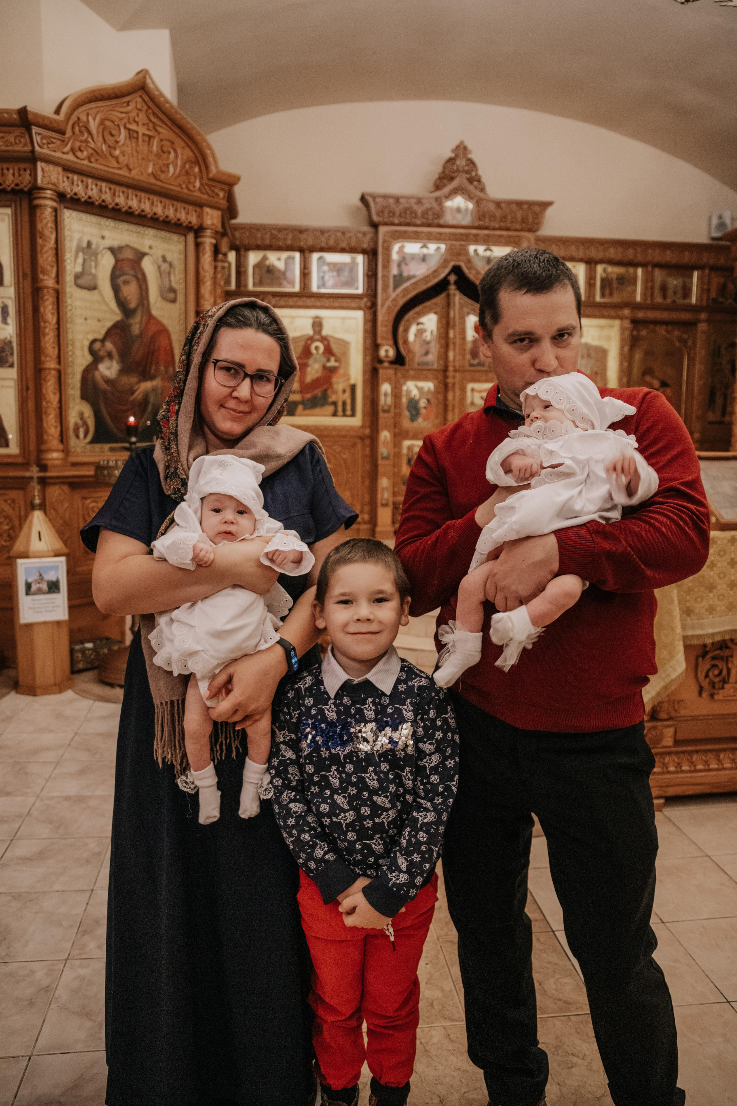 Таинство крещения София и Полина (Георгиевский храм Видное). Семейный и свадебный фотограф Видное Москва Екатерина Пятова