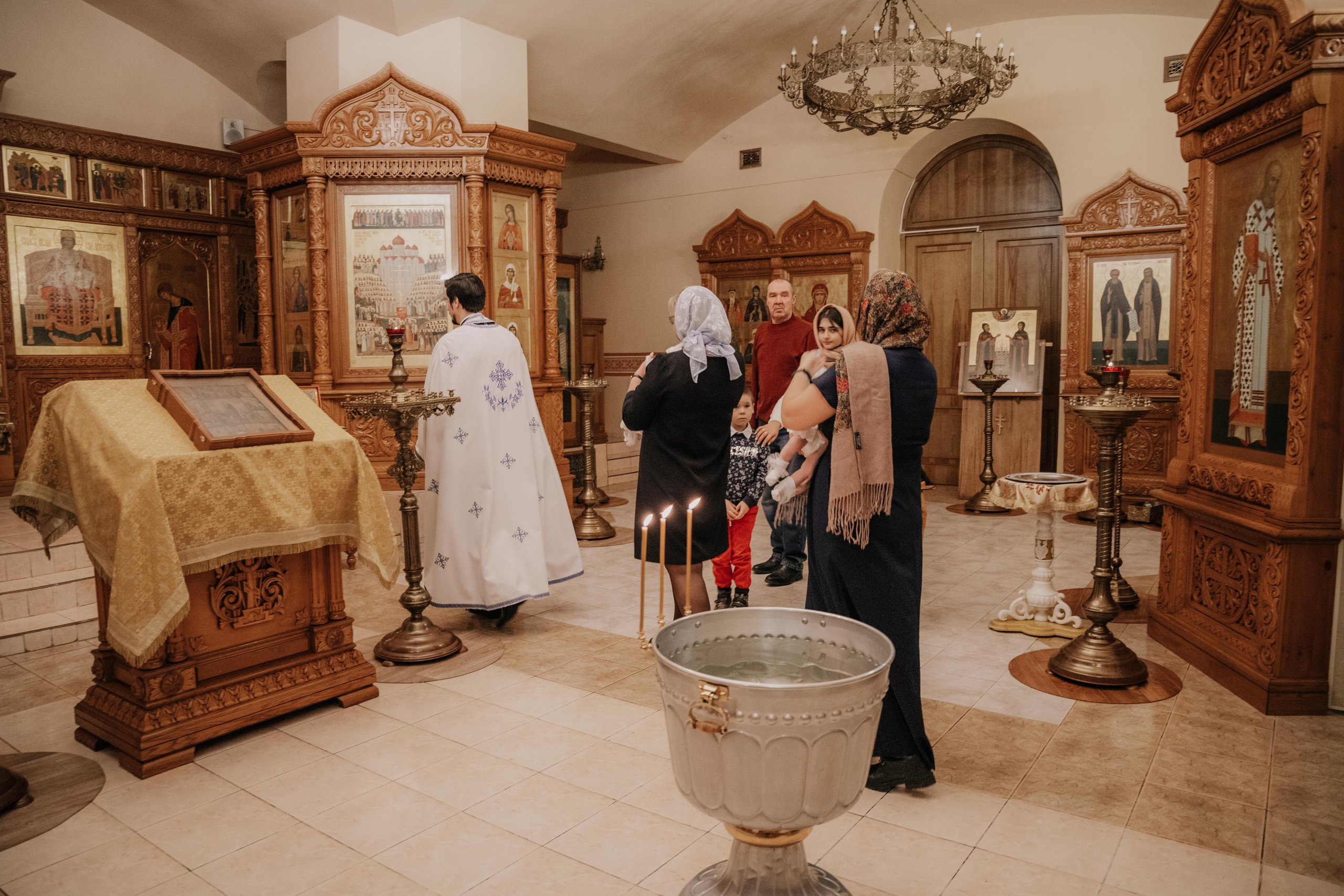 Таинство крещения София и Полина (Георгиевский храм Видное). Семейный и свадебный фотограф Видное Москва Екатерина Пятова
