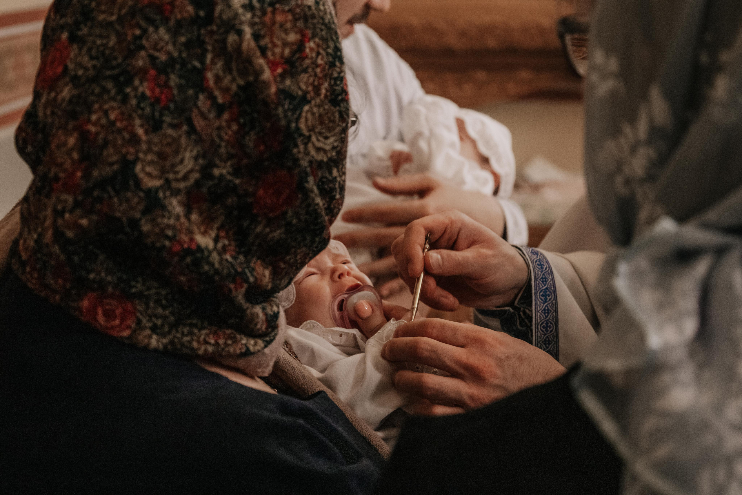 Таинство крещения София и Полина (Георгиевский храм Видное). Семейный и свадебный фотограф Видное Москва Екатерина Пятова