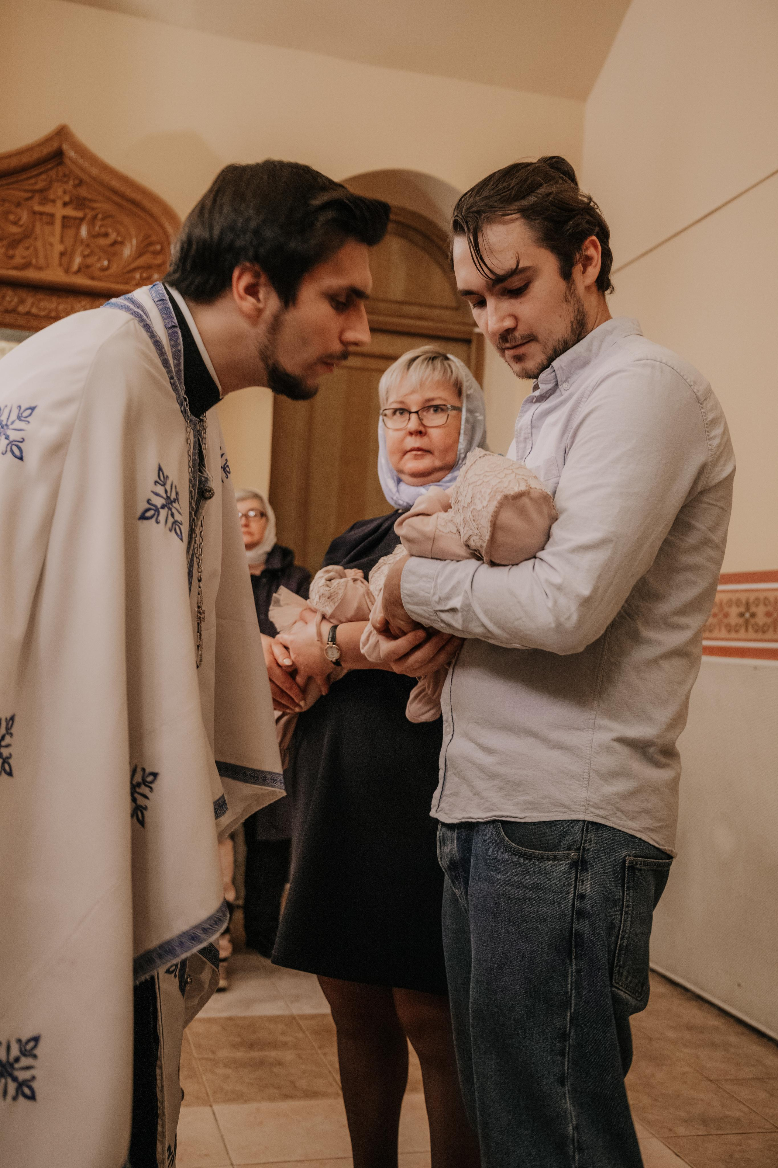 Таинство крещения София и Полина (Георгиевский храм Видное). Семейный и свадебный фотограф Видное Москва Екатерина Пятова