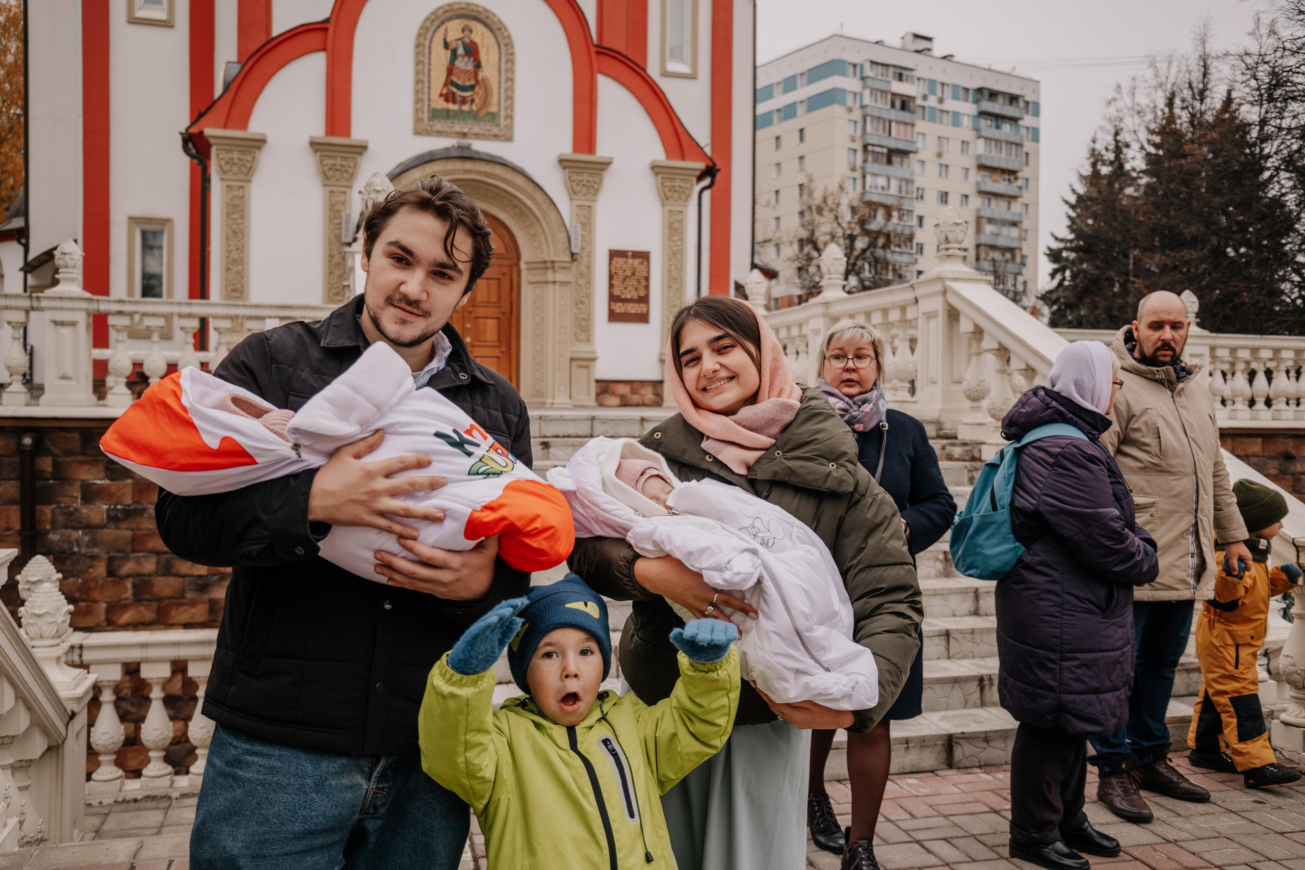 Таинство крещения София и Полина (Георгиевский храм Видное). Семейный и свадебный фотограф Видное Москва Екатерина Пятова