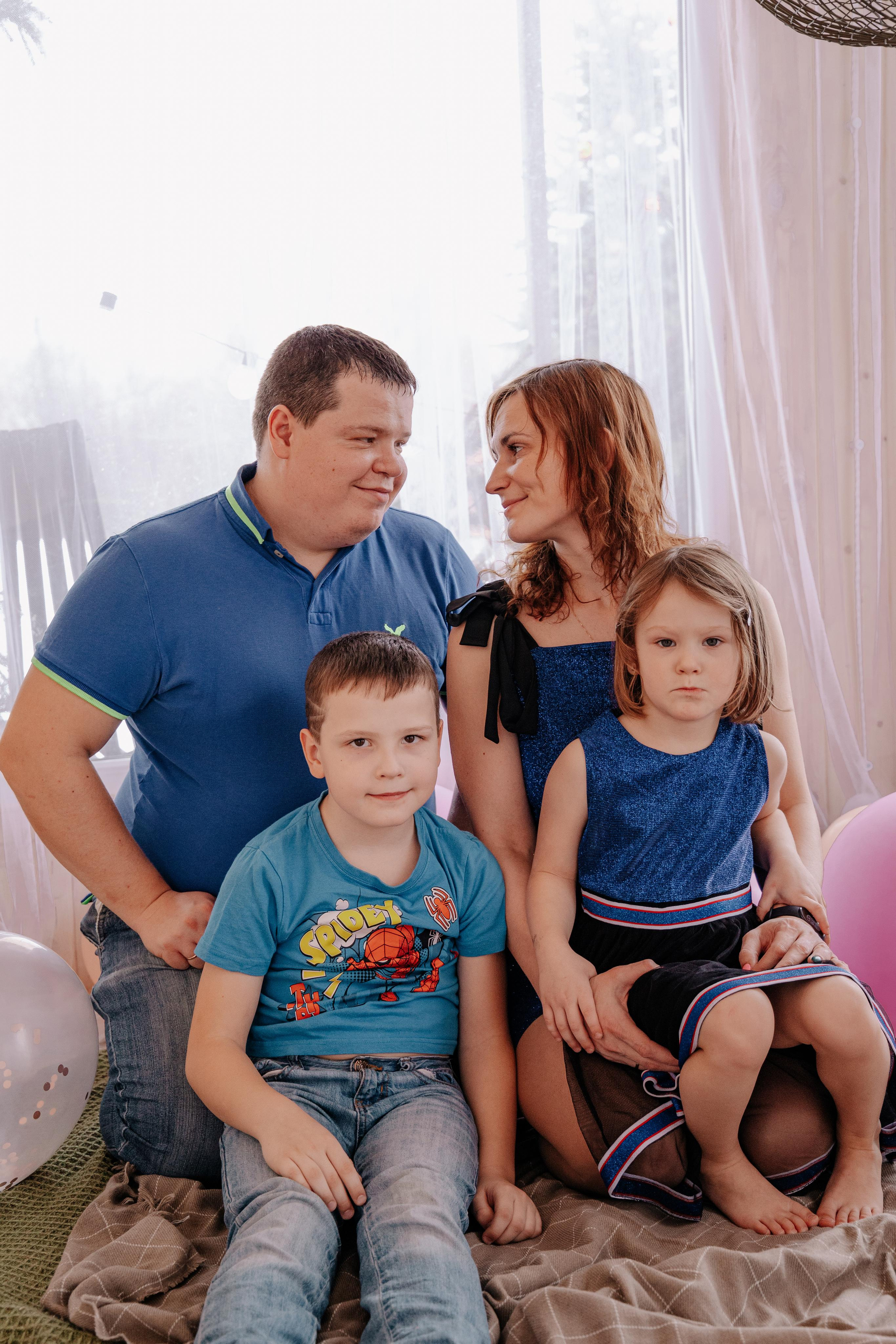 Екатерина и семья (Фотодеревня Видное). Семейный и свадебный фотограф Видное Москва Екатерина Пятова