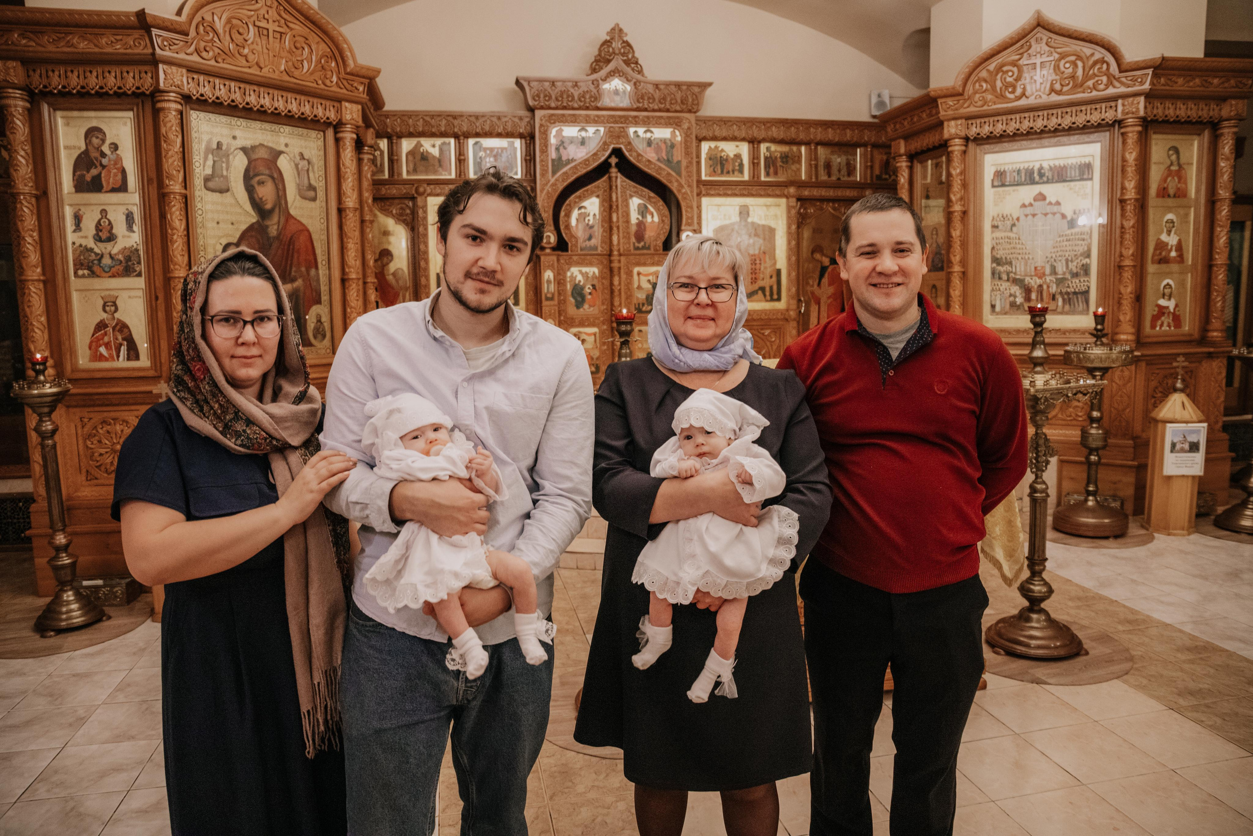 Таинство крещения София и Полина (Георгиевский храм Видное). Семейный и свадебный фотограф Видное Москва Екатерина Пятова