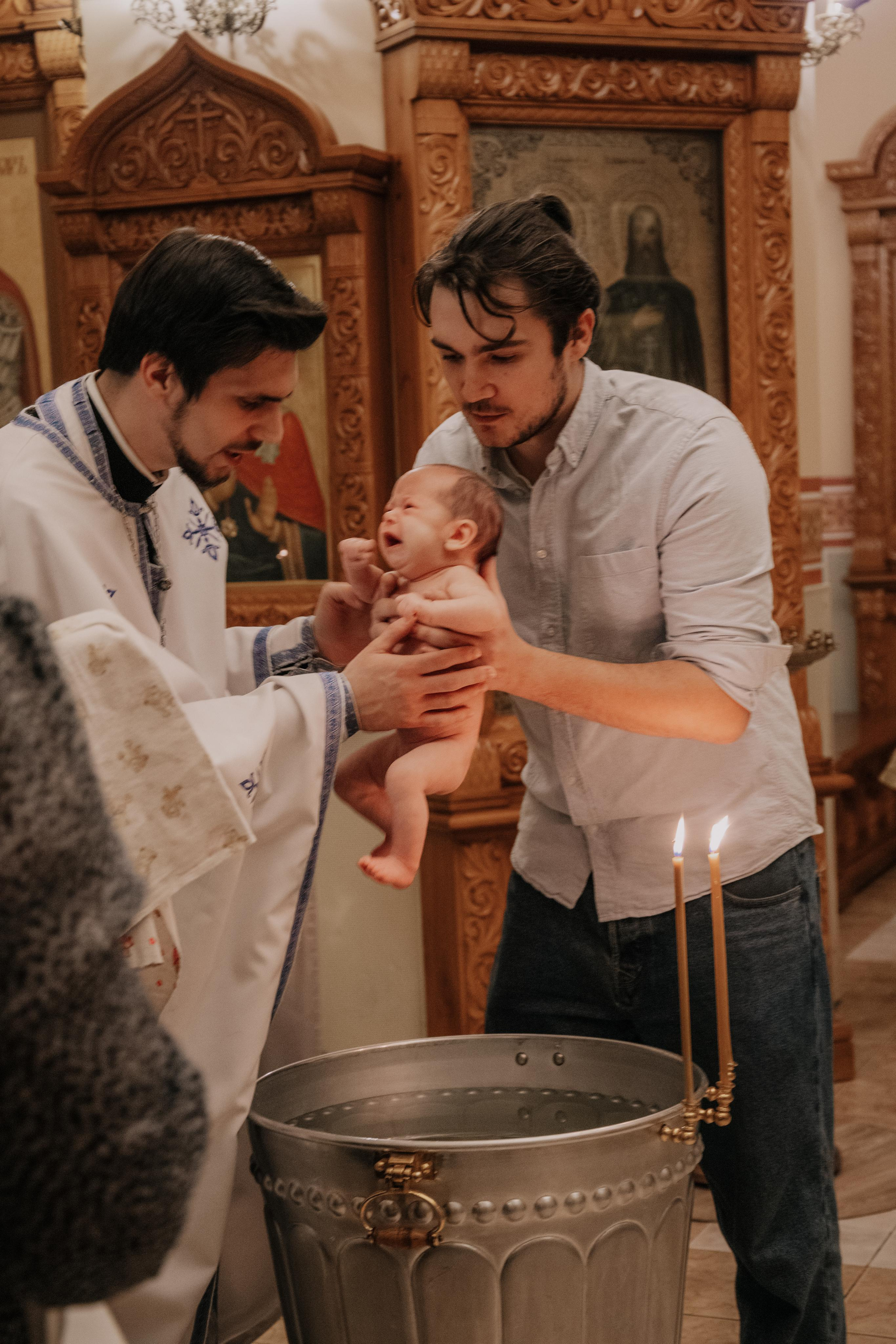 Таинство крещения София и Полина (Георгиевский храм Видное). Семейный и свадебный фотограф Видное Москва Екатерина Пятова