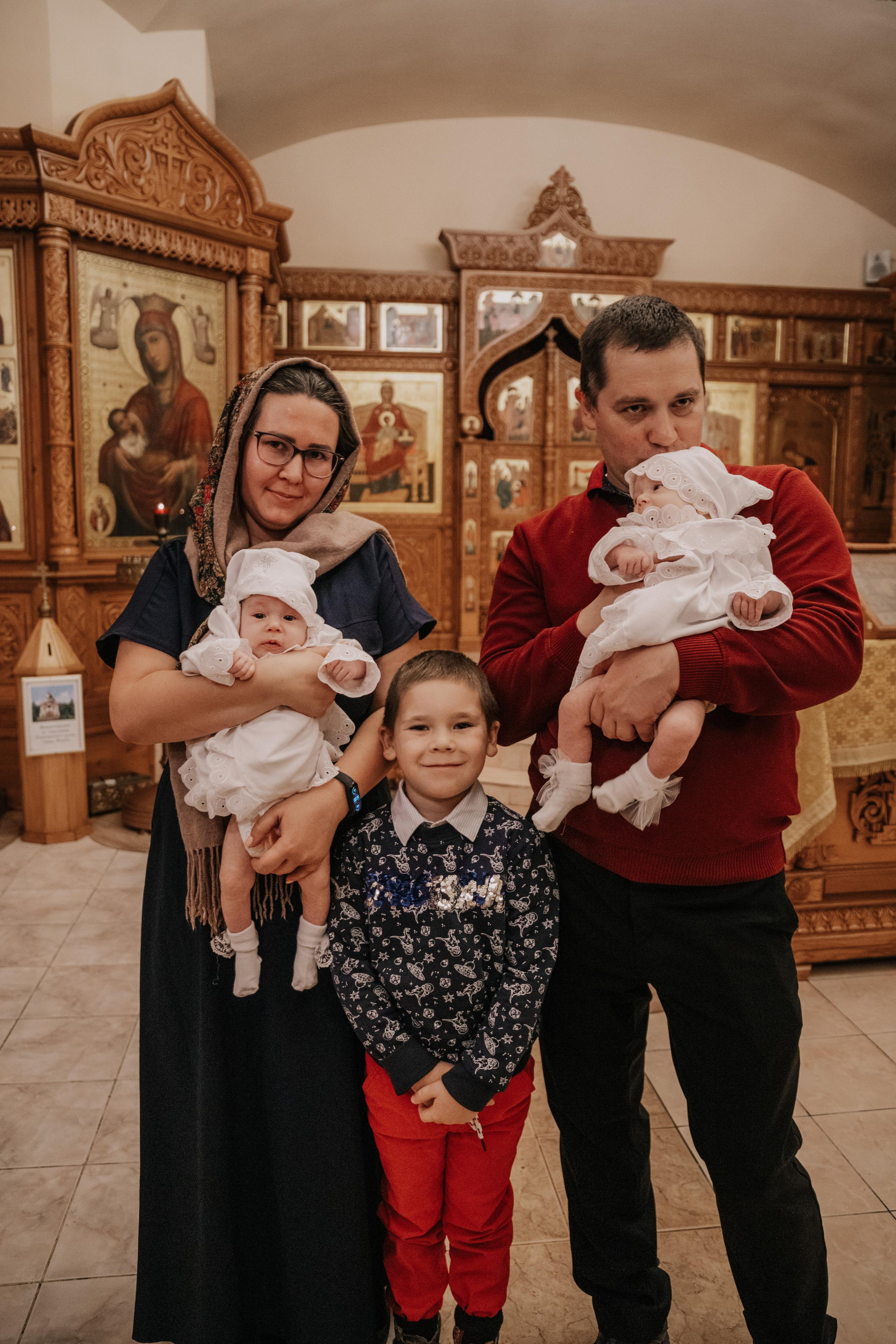 Таинство крещения София и Полина (Георгиевский храм Видное). Семейный и свадебный фотограф Видное Москва Екатерина Пятова