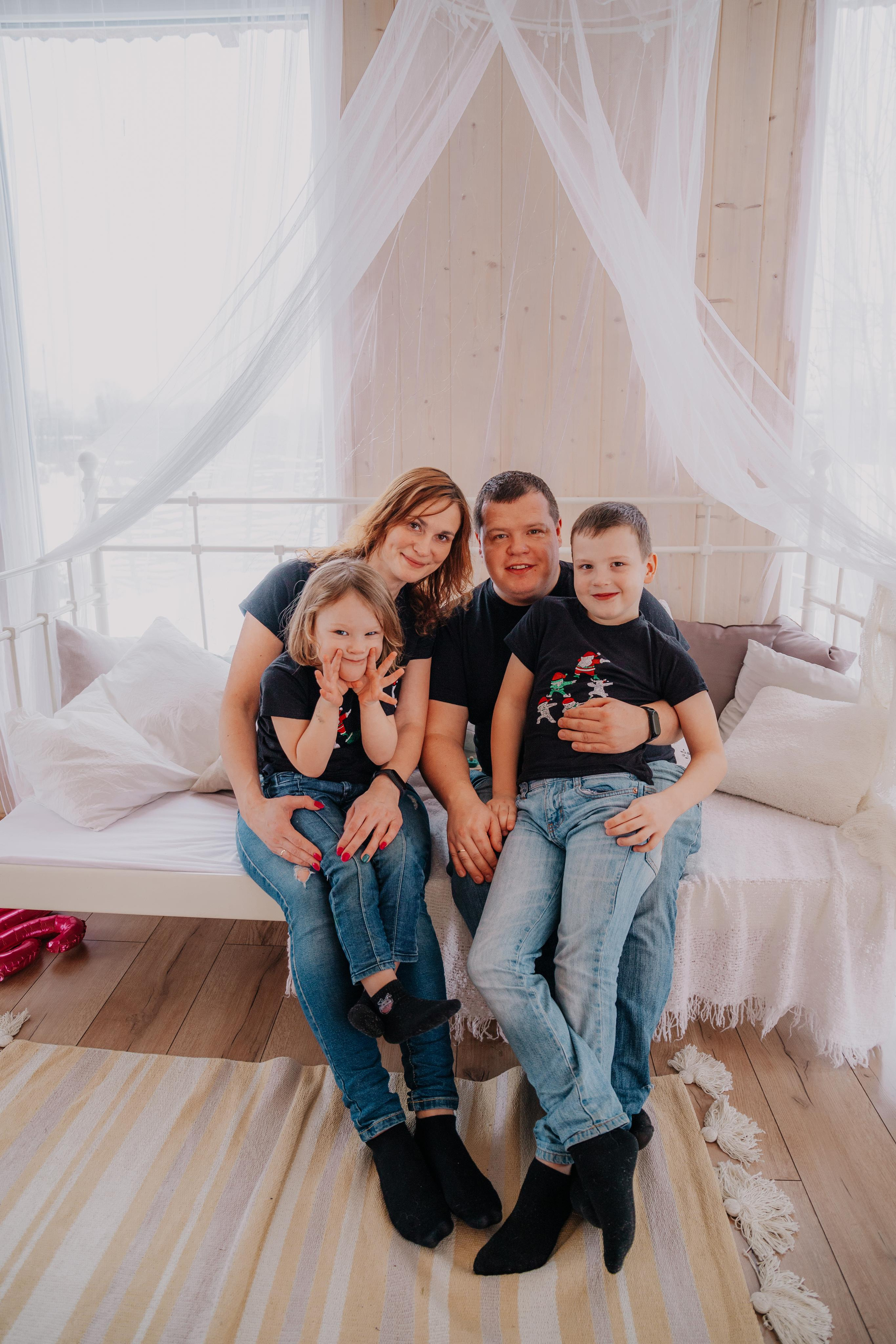 Екатерина и семья (Фотодеревня Видное). Семейный и свадебный фотограф Видное Москва Екатерина Пятова