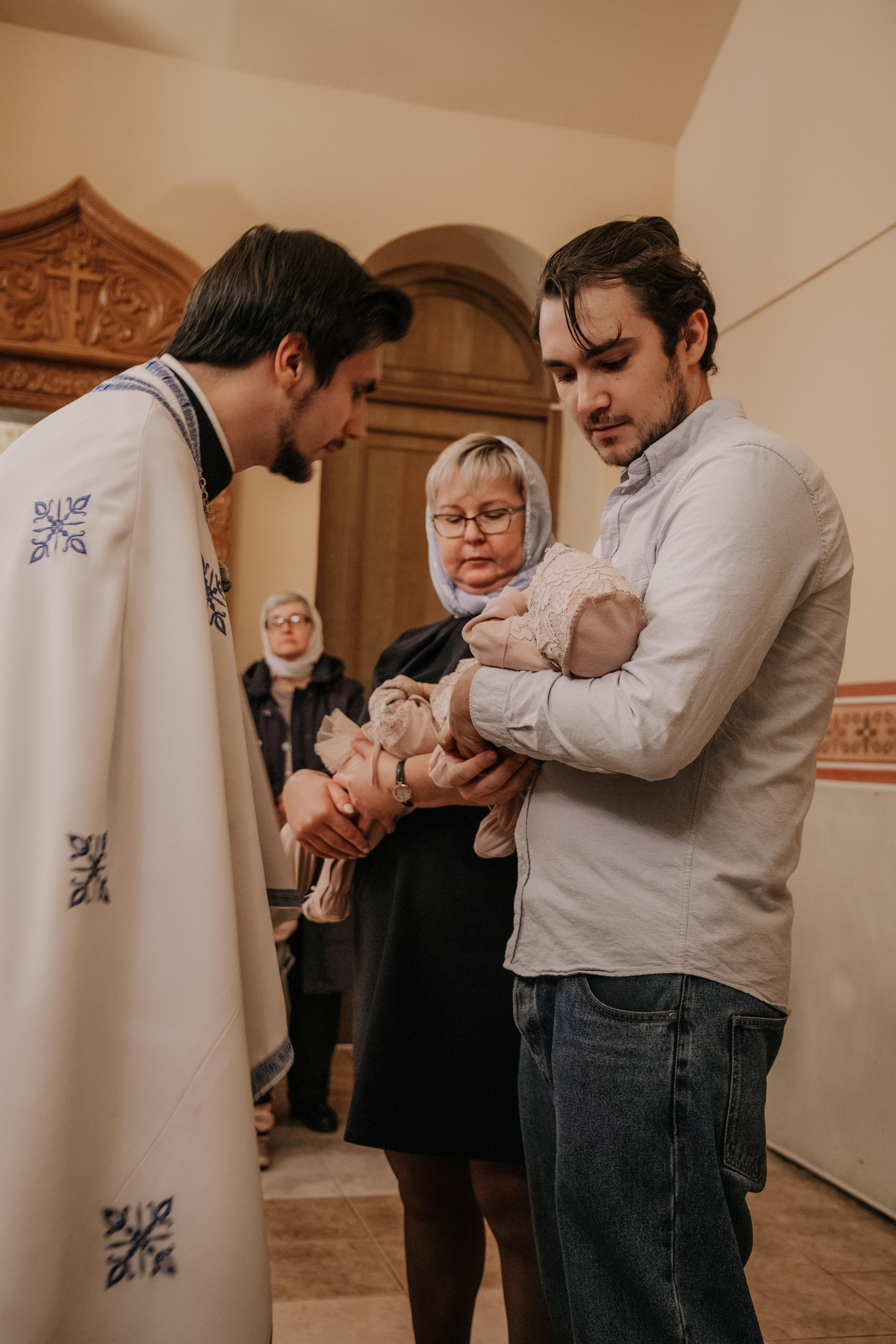 Таинство крещения София и Полина (Георгиевский храм Видное). Семейный и свадебный фотограф Видное Москва Екатерина Пятова