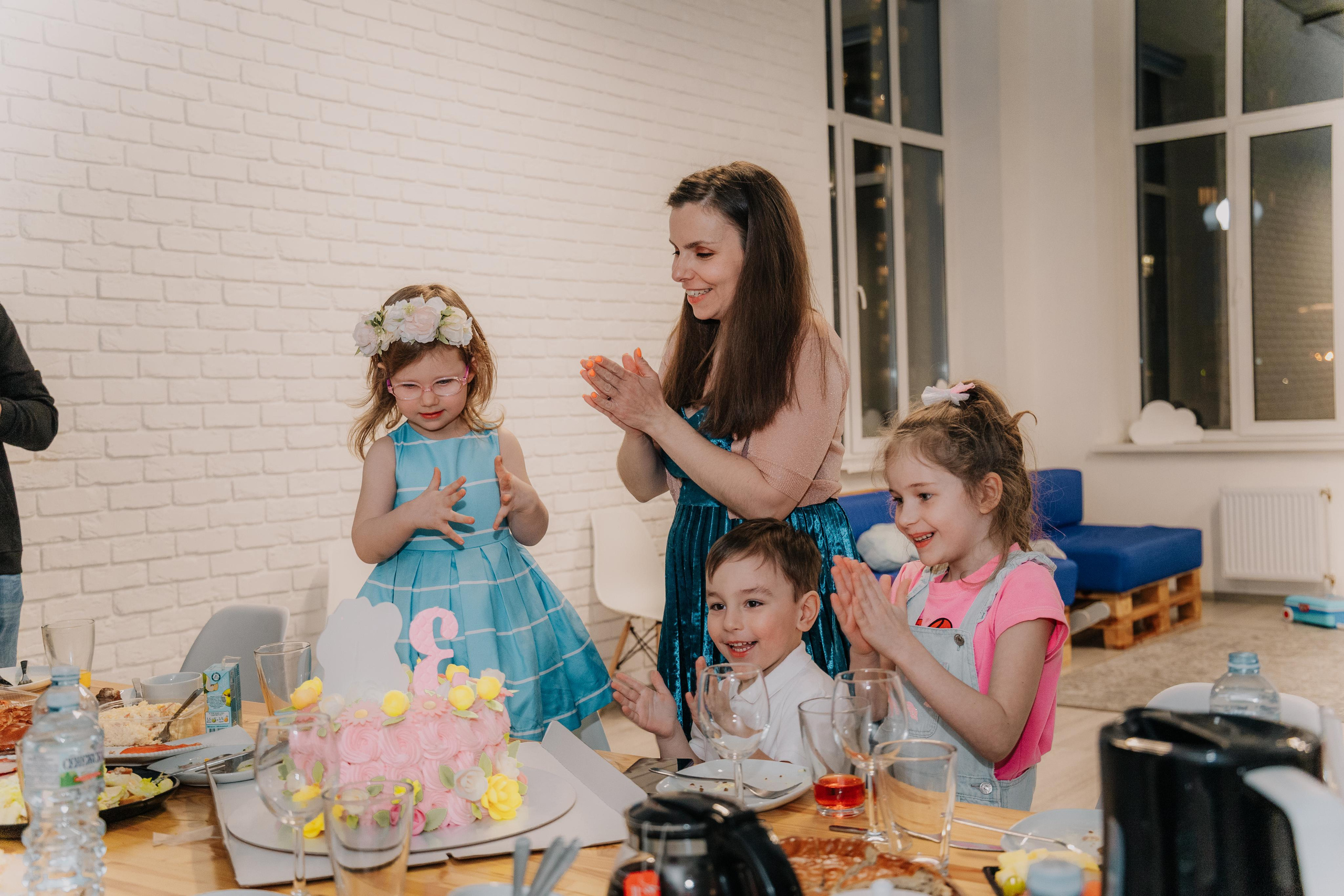 День Рождения Агнюша 3 года (Лофт Облака Реутов). Семейный и свадебный фотограф Видное Москва Екатерина Пятова