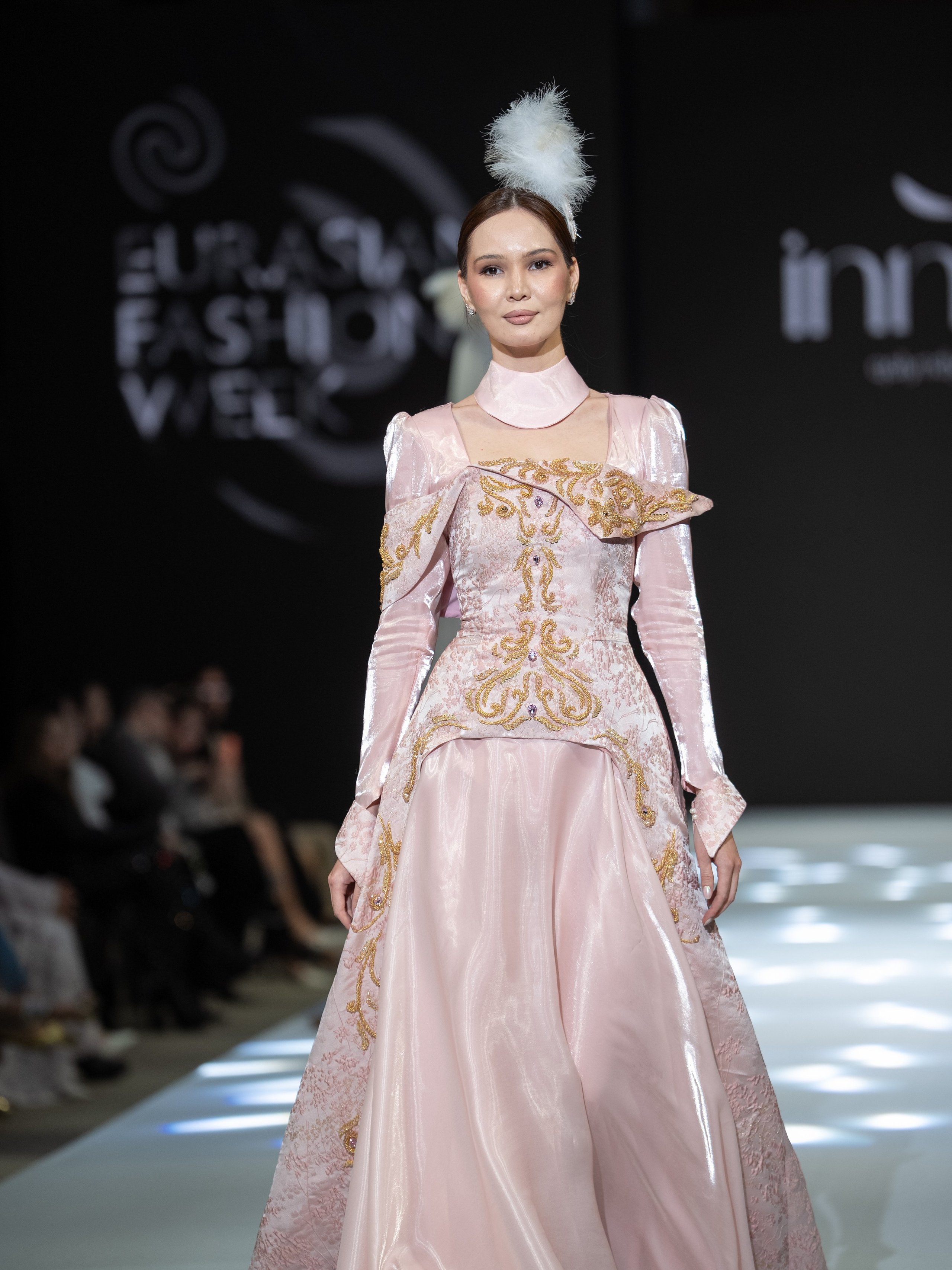 EURASIAN FASHION WEEK Innes. Сайт Алматинского НЮ АРТ, будуар и фэшн фотографа Дениса Карпенко