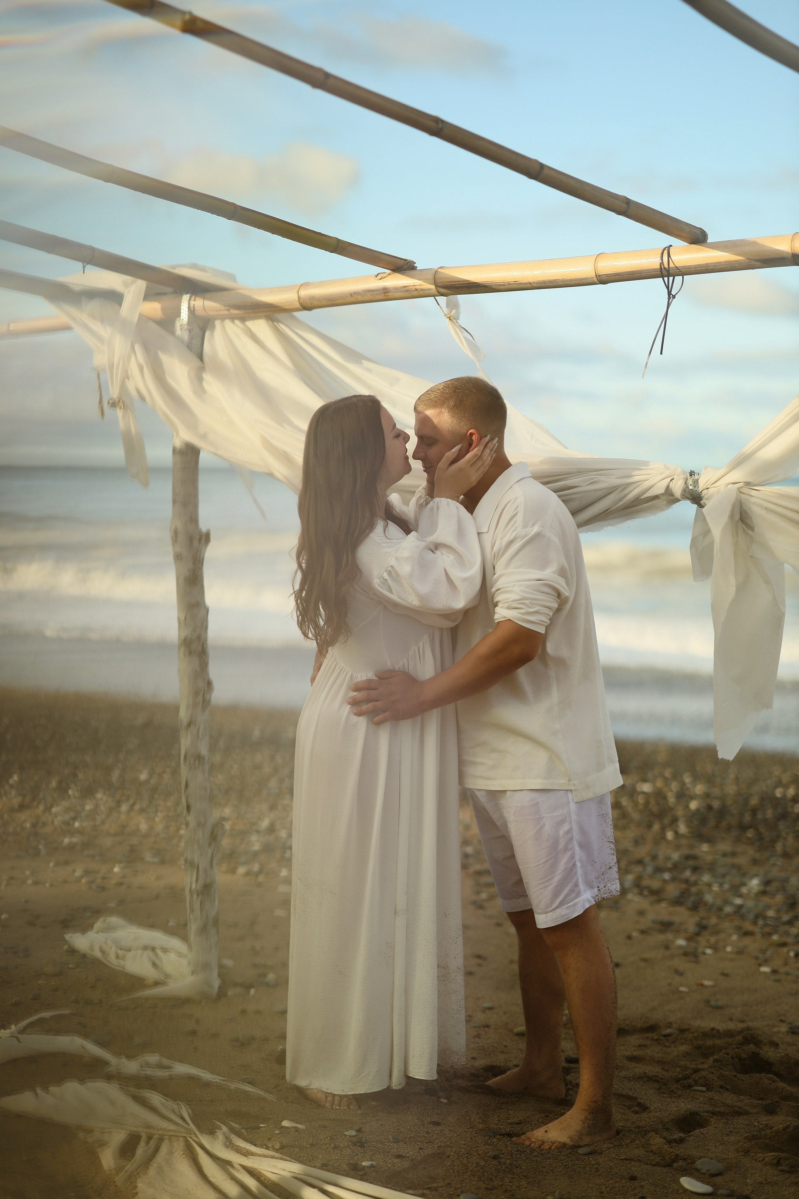 Семейная фотосессия на пляже в Сухуме. Свадебный и семейный фотограф в Абхазии Жанна Соснина