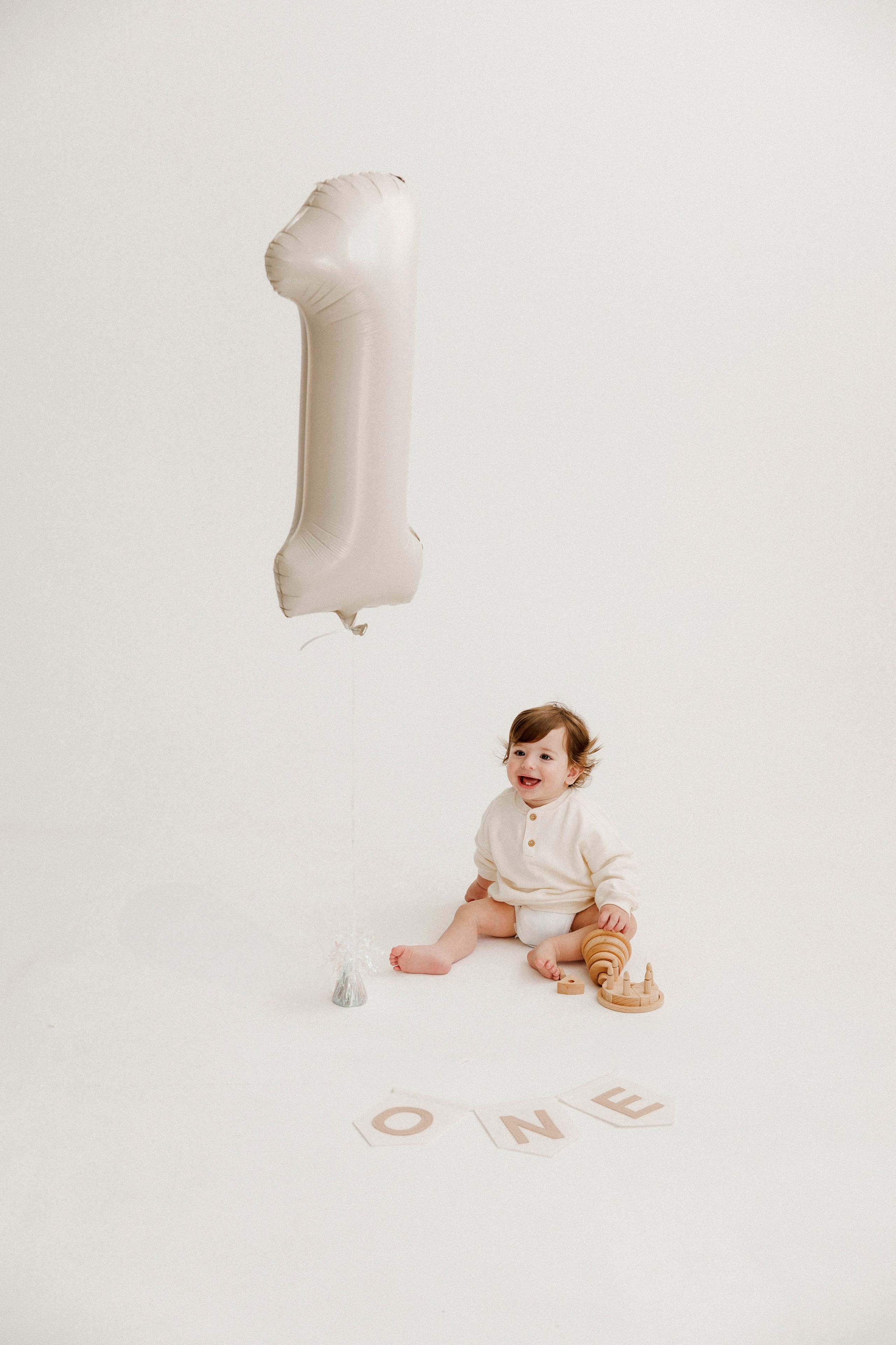 One year inside the White studio. Wedding and family photographer