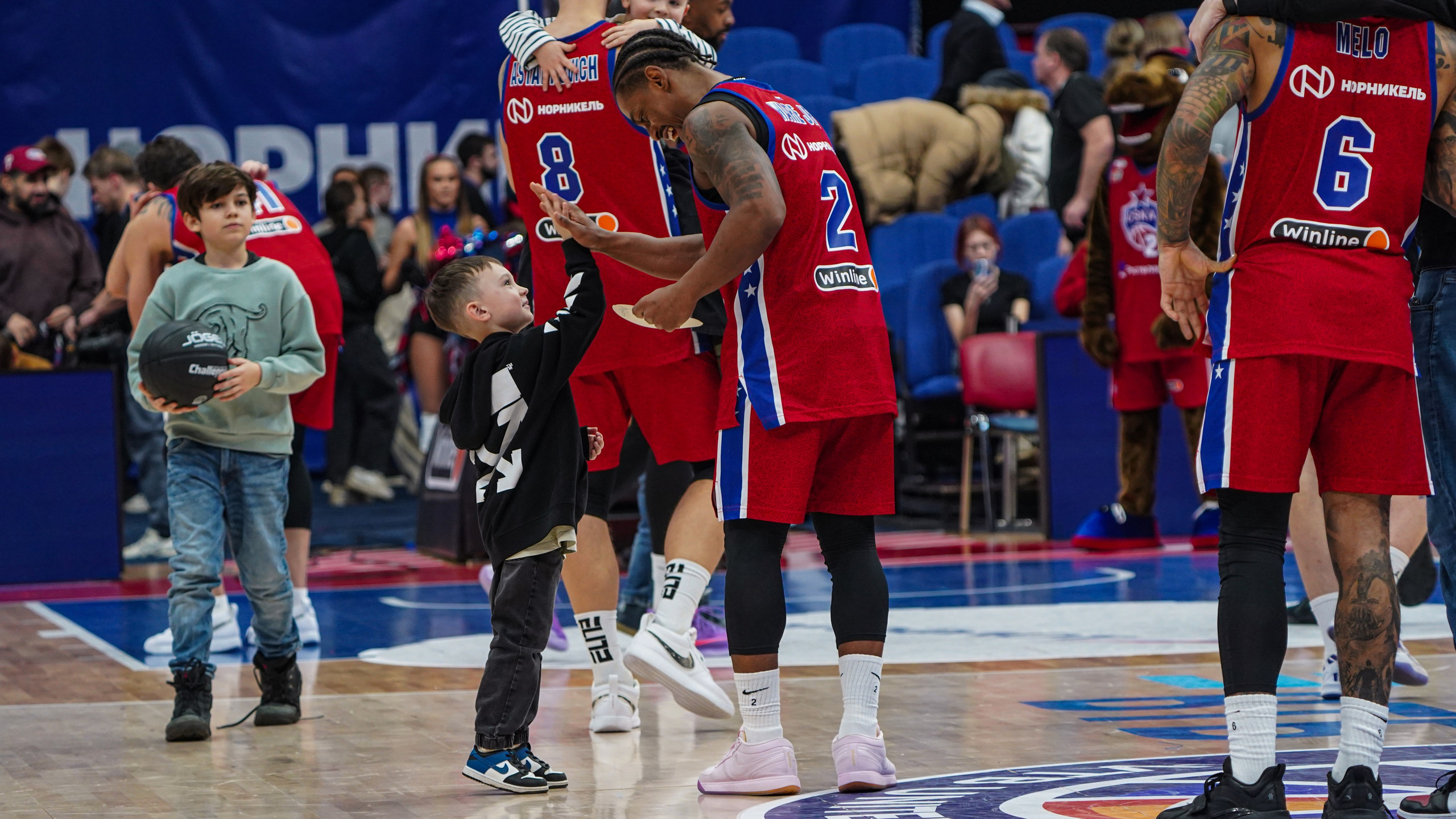 Баскетбол. ЦСКА-Локомотив Кубань (19.01.25). Автомобильный фотограф Шакая Кирилл