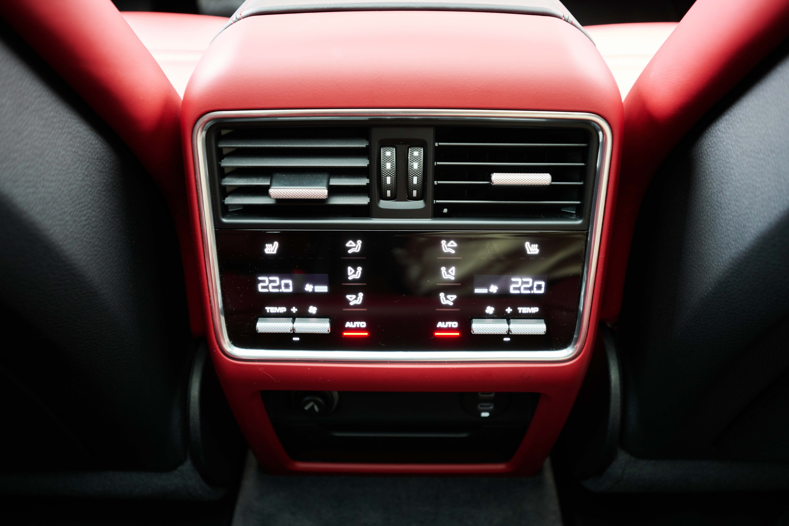 Porsche Cayenne. Автомобильный и интерьерный фотограф в Минске Александр Тагаев