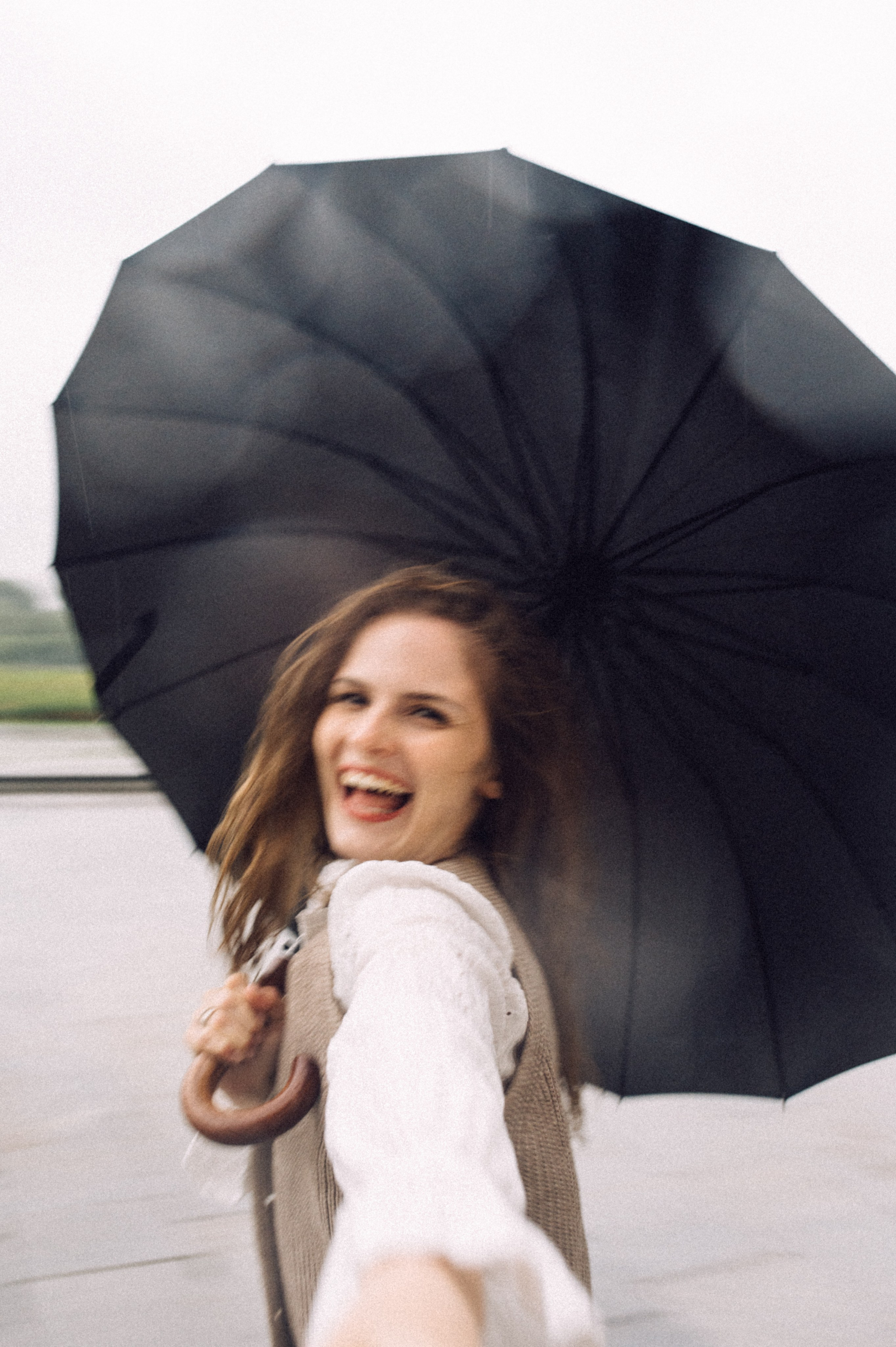 Под дождём🎥🤍. Лайфстайл фотограф в Москве Серебрянская Фаина