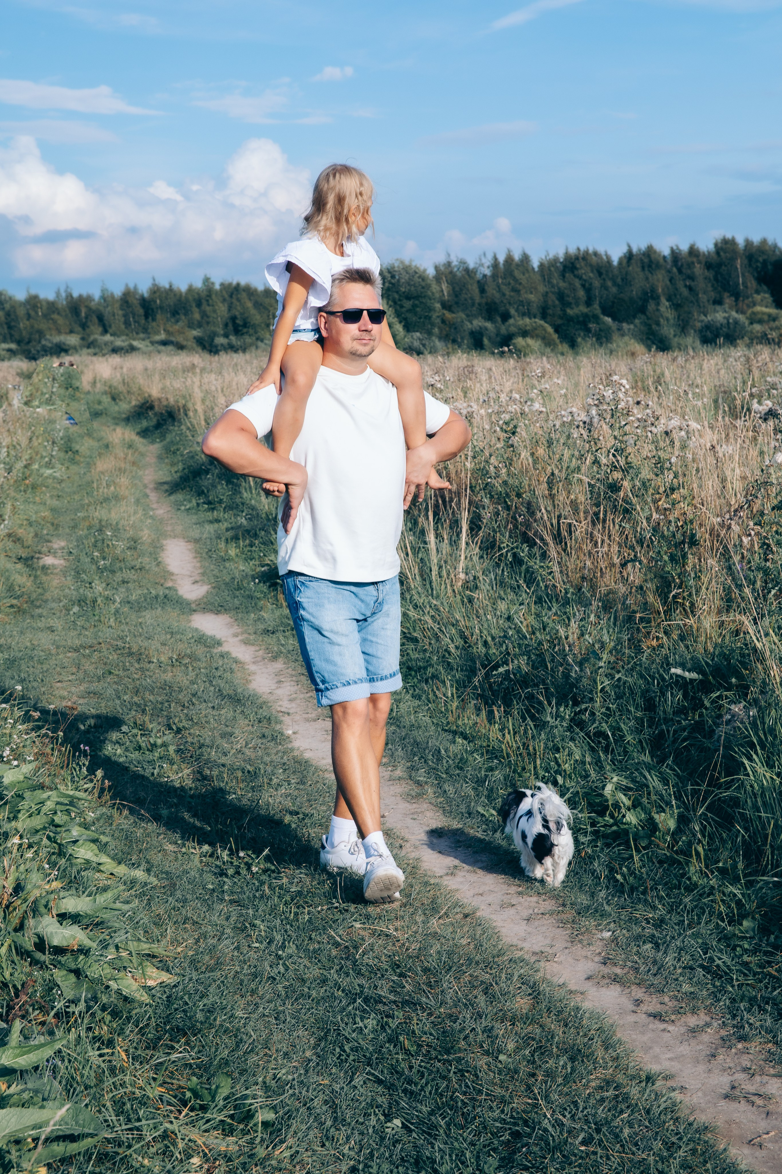 Наташа, Вадим, Арина, Тая и Пета. Август 2024. Фотограф в Санкт-Петербурге Алена Сертакова