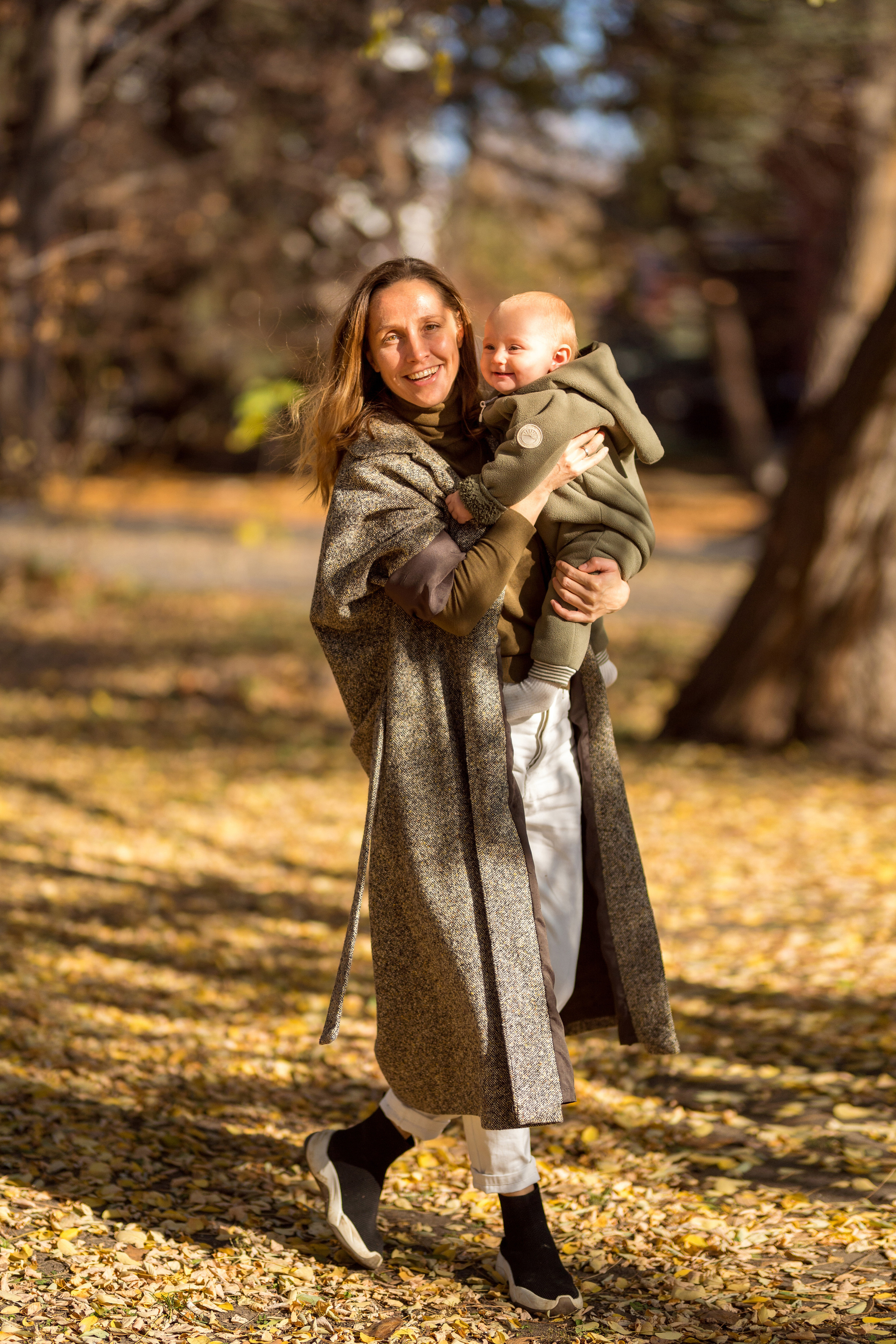Family photo session in park. Kate Khaldeeva photographer in Saratov