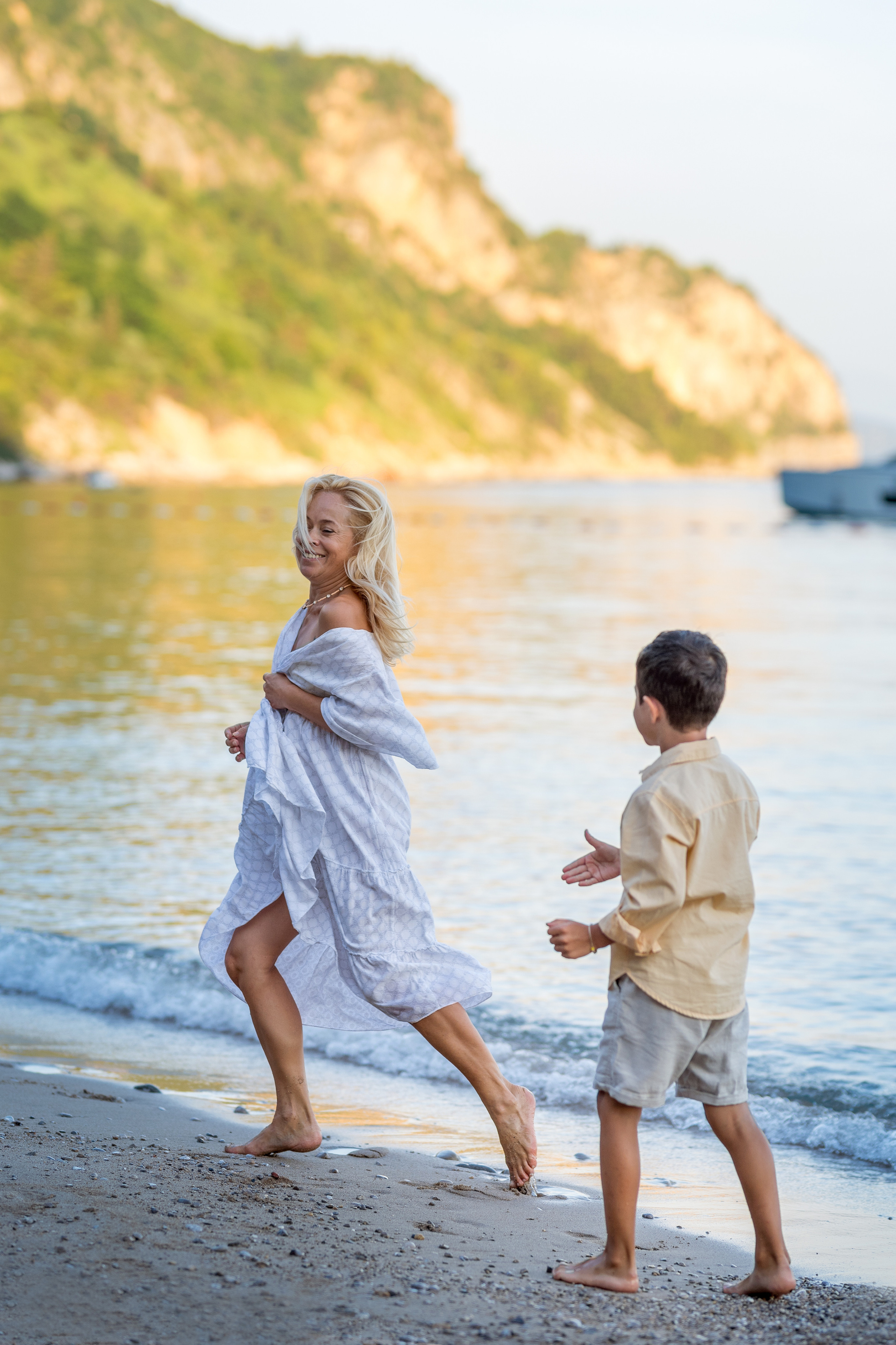 Photo session of a mother and son on the beach in Budva, Montenegro. Kate Khaldeeva photographer in Saratov