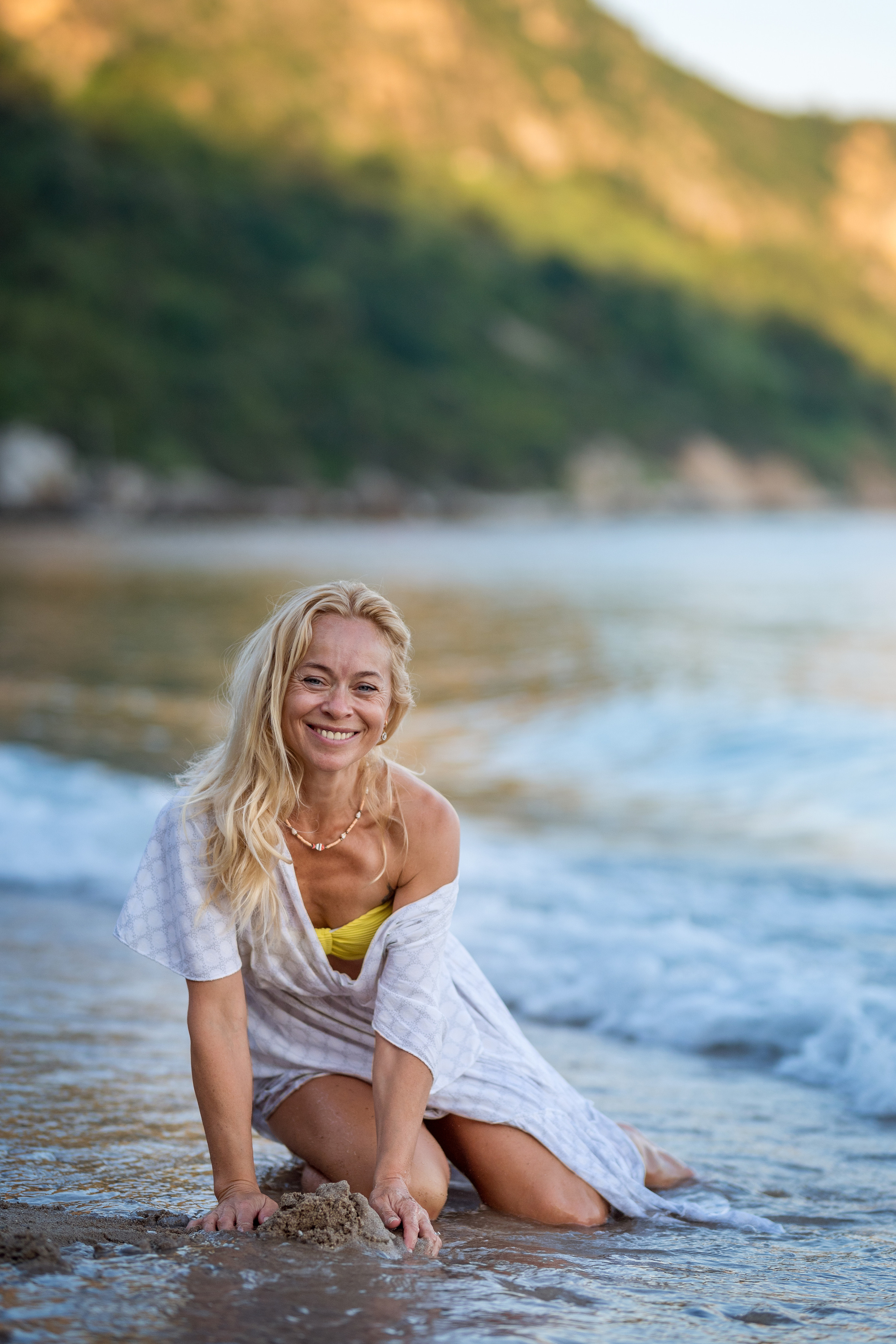 Photo session of a mother and son on the beach in Budva, Montenegro. Kate Khaldeeva photographer in Saratov