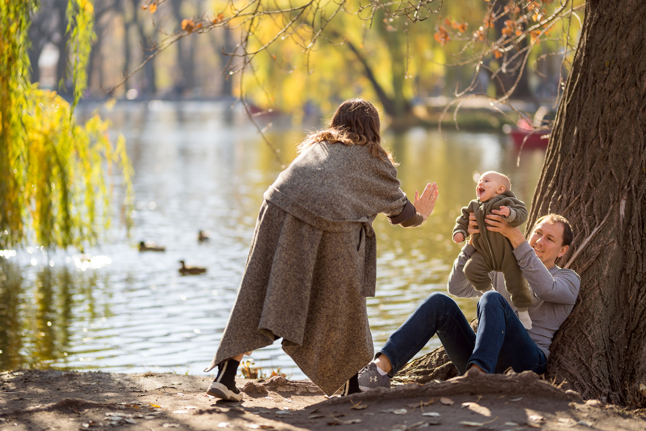 Family photo session in park. Kate Khaldeeva photographer in Saratov
