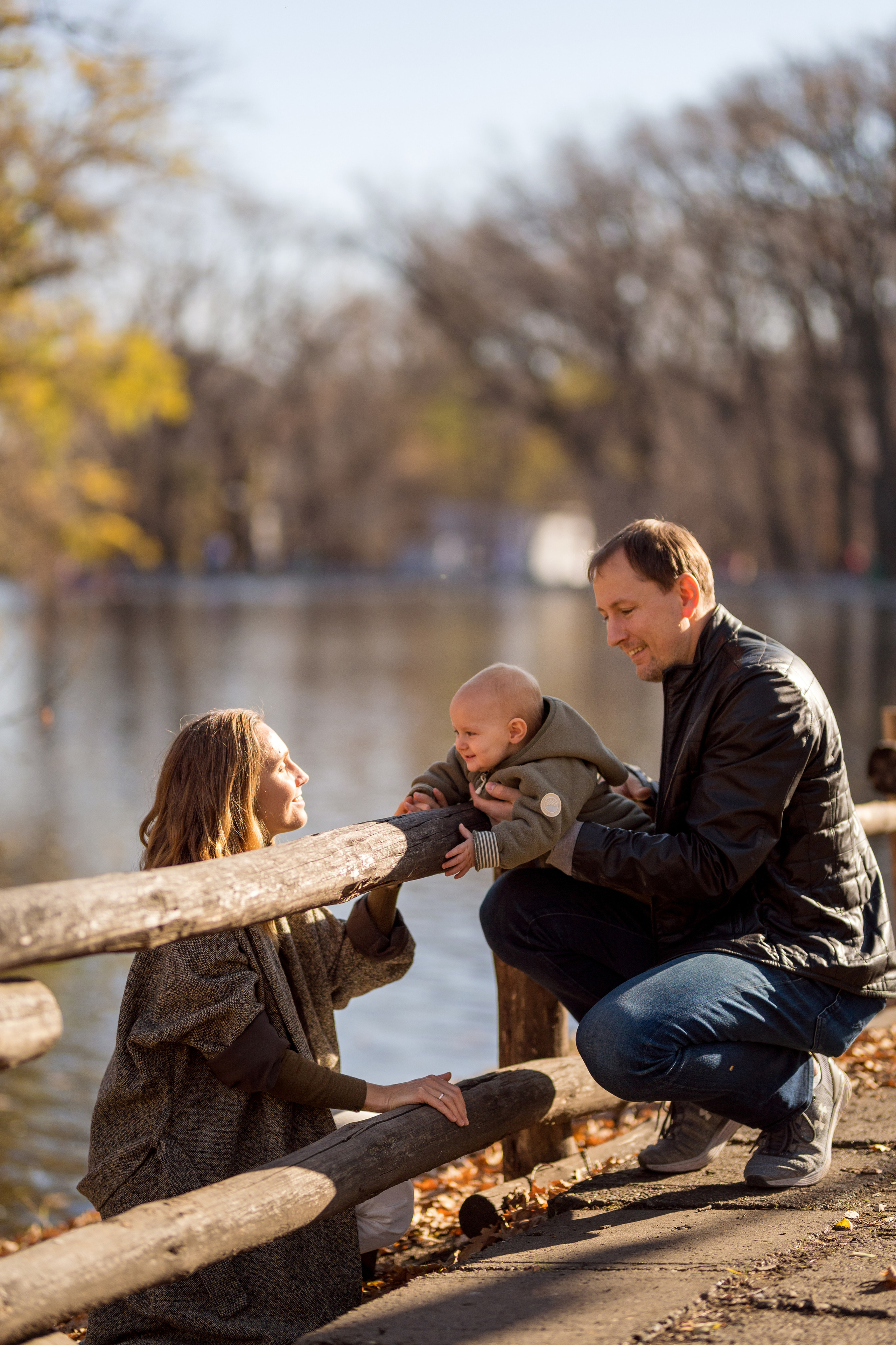 Family photo session in park. Kate Khaldeeva photographer in Saratov