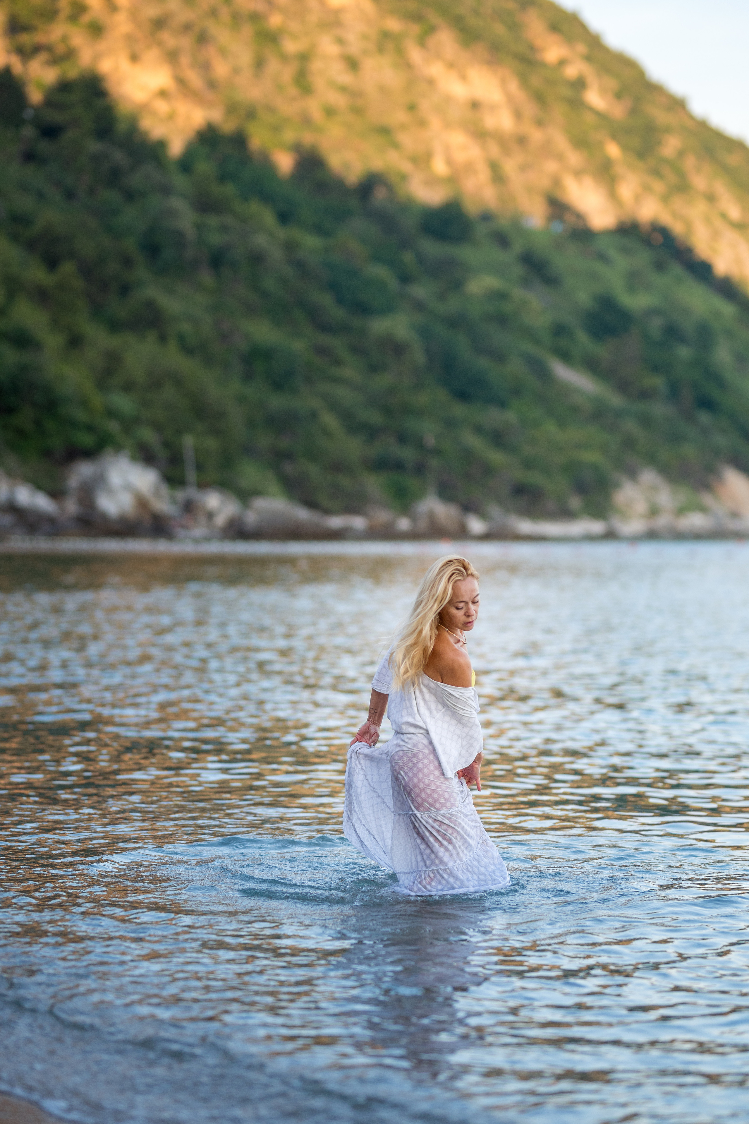 Photo session of a mother and son on the beach in Budva, Montenegro. Kate Khaldeeva photographer in Saratov