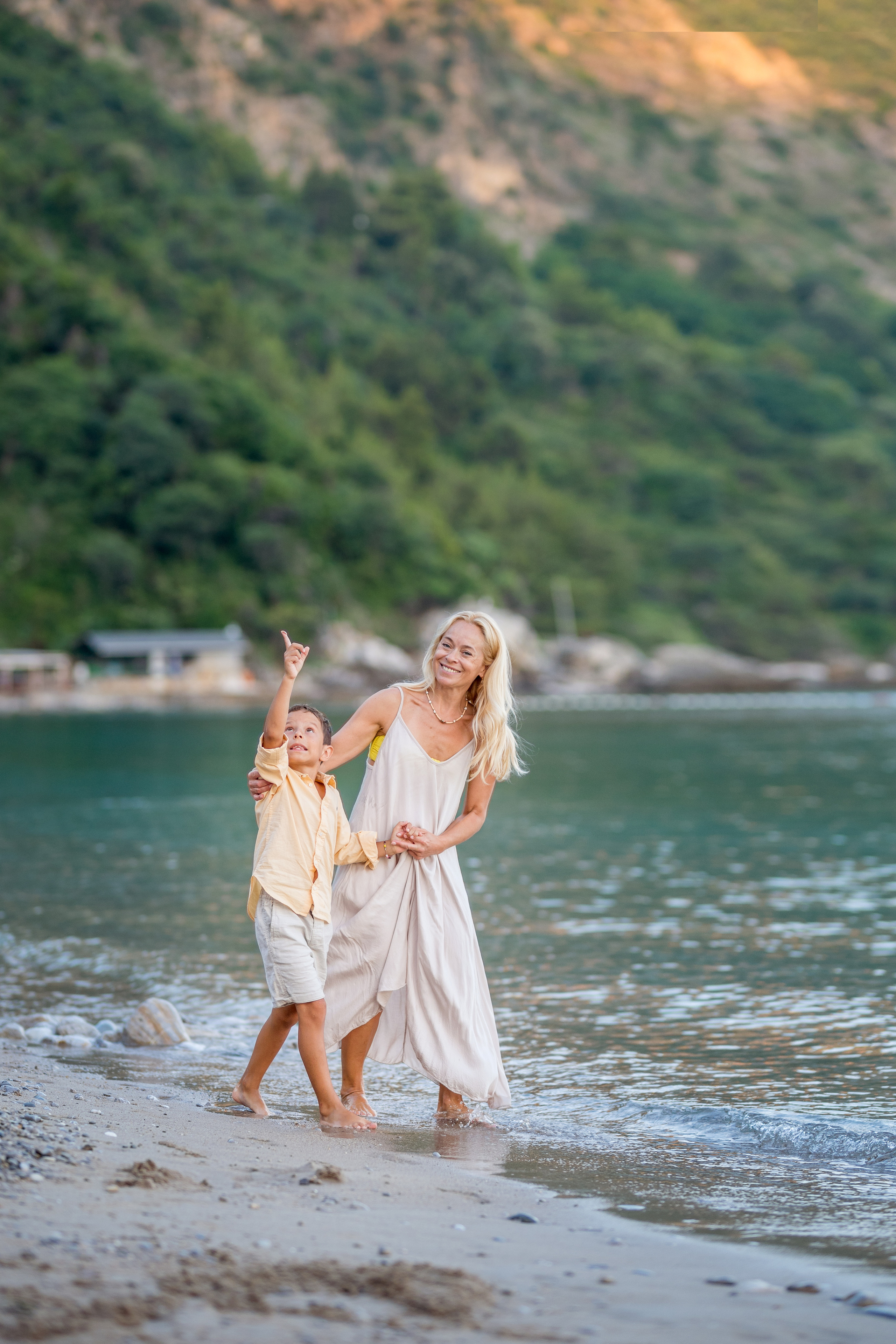 Photo session of a mother and son on the beach in Budva, Montenegro. Kate Khaldeeva photographer in Saratov