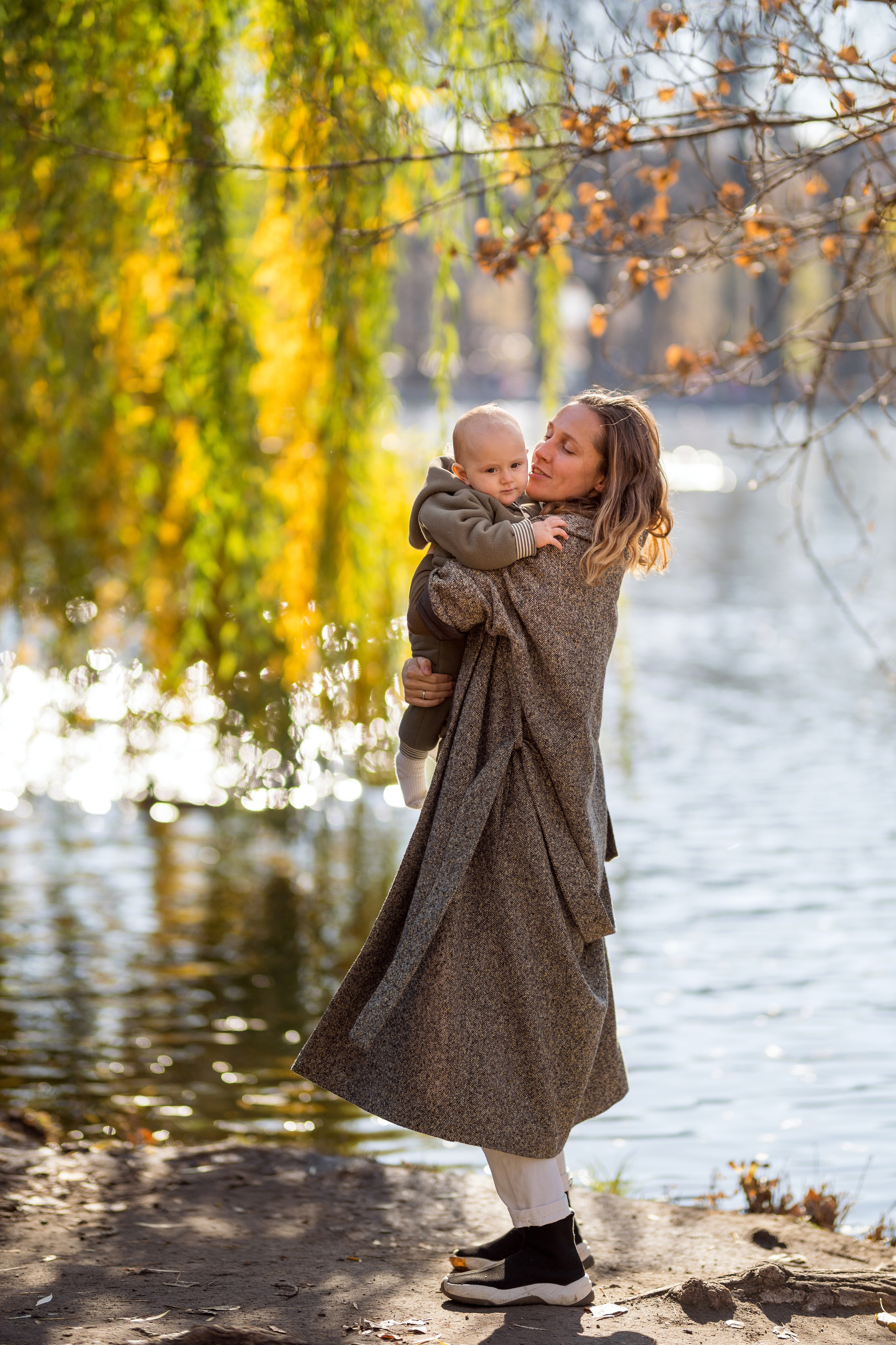 Family photo session in park. Kate Khaldeeva photographer in Saratov