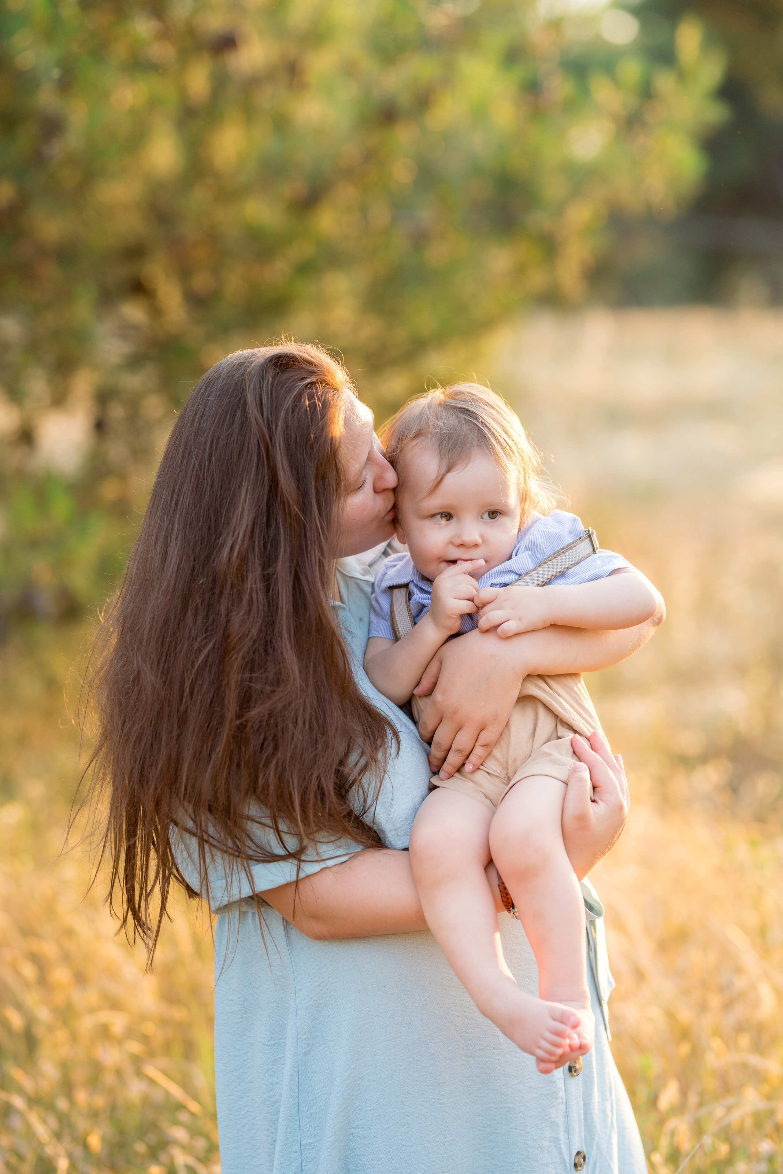 Family photo session in the park. Podgorica, Montenegro. Kate Khaldeeva photographer in Saratov