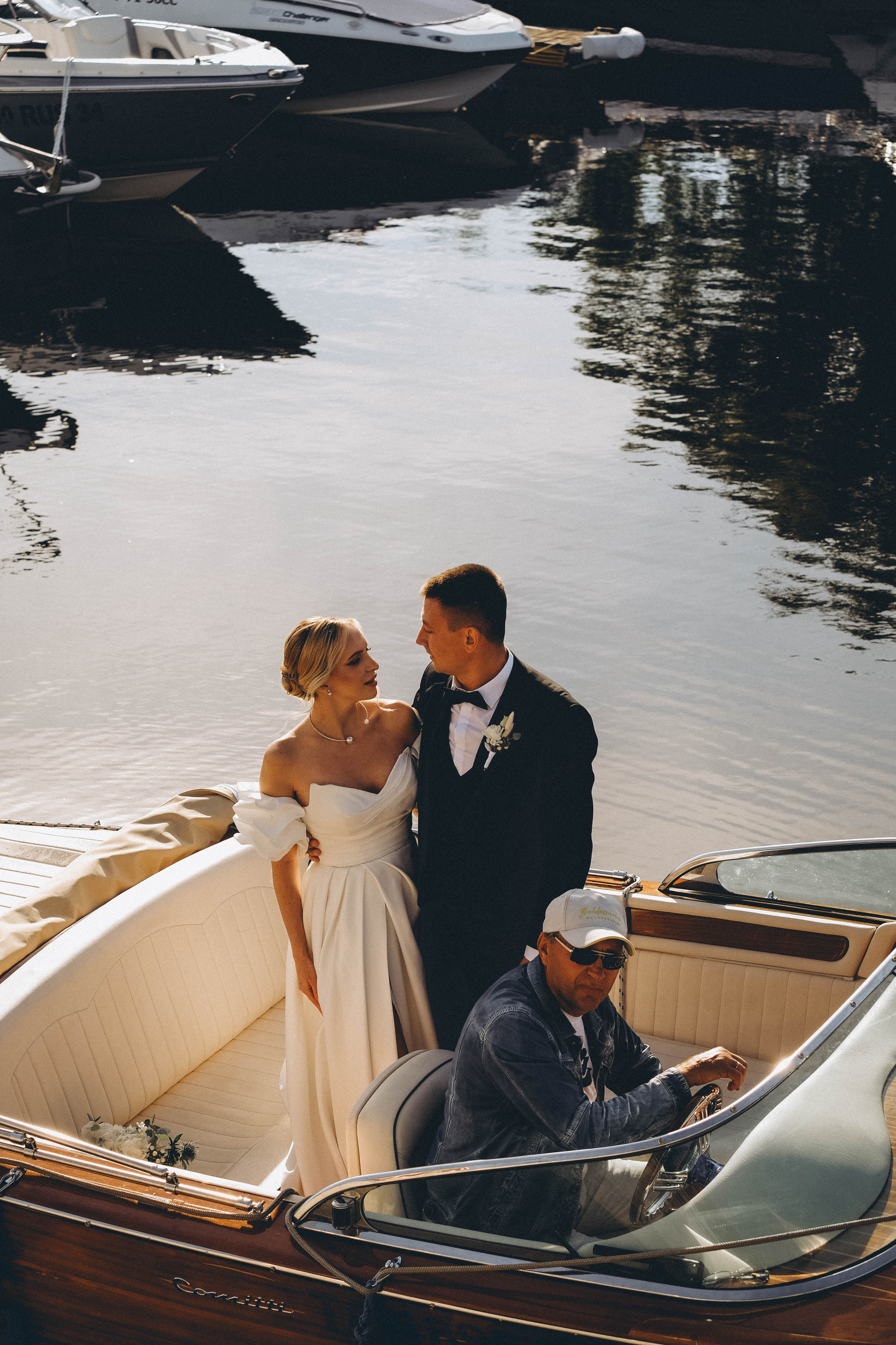 СВАДЕБГНАЯ ПРОГУЛКА ПО КАНАЛ САНКТ-ПЕТЕРБУРГА НА КАТЕРЕ. Профессиональный фотограф, Санкт-Петербург — Виктория Богомолова