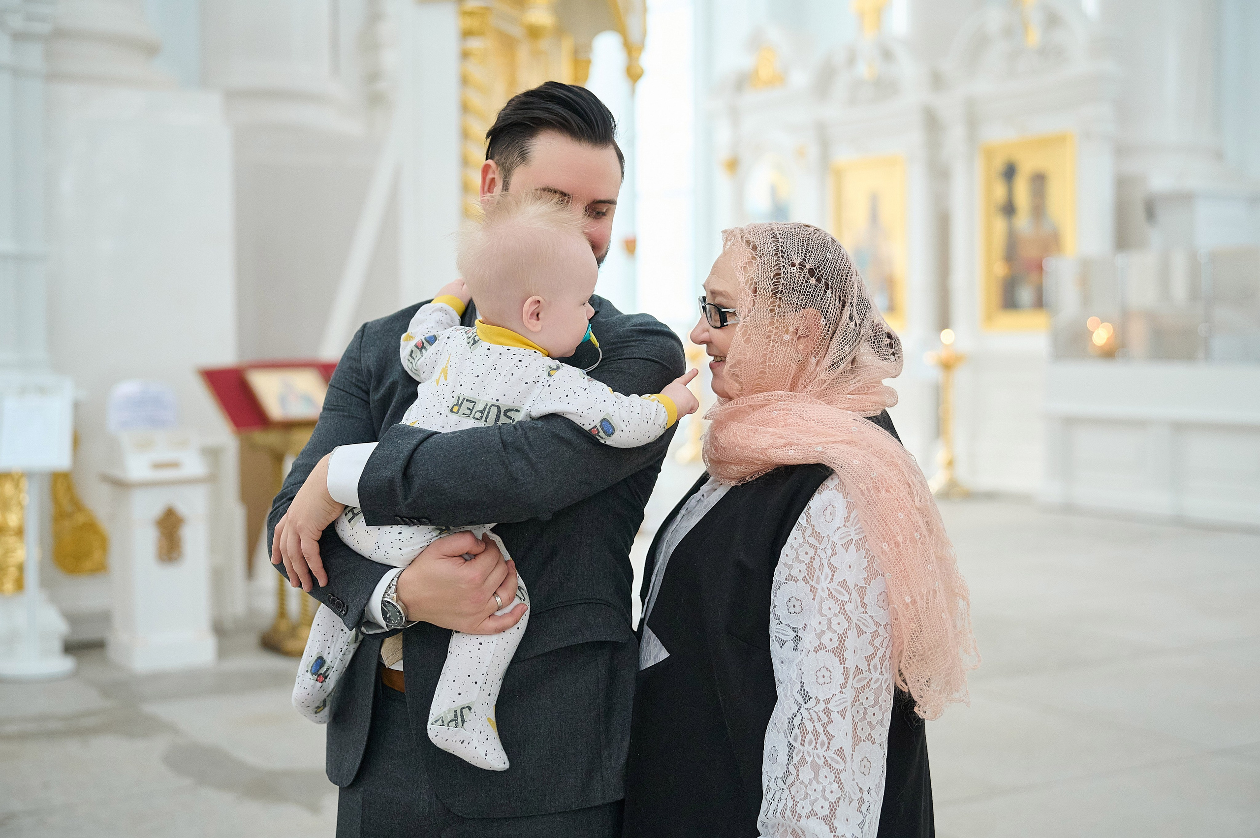Фотограф на таинство крещения в Смольном соборе Санкт-Петербурга