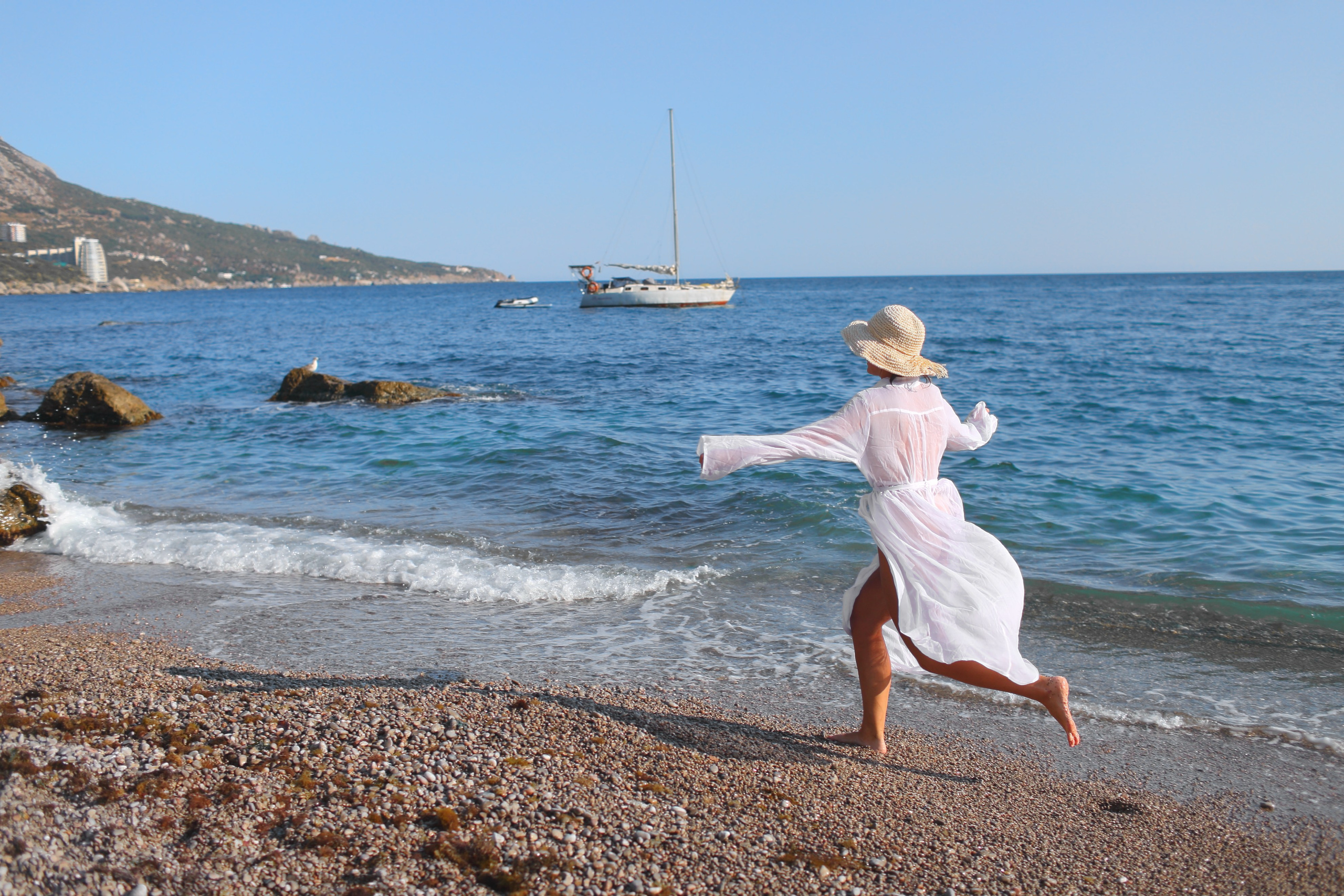 Фотосессия девушки у моря. Свадебный и репортажный фотограф в Ярославле и Санкт-Петербурге Роман Микрюков