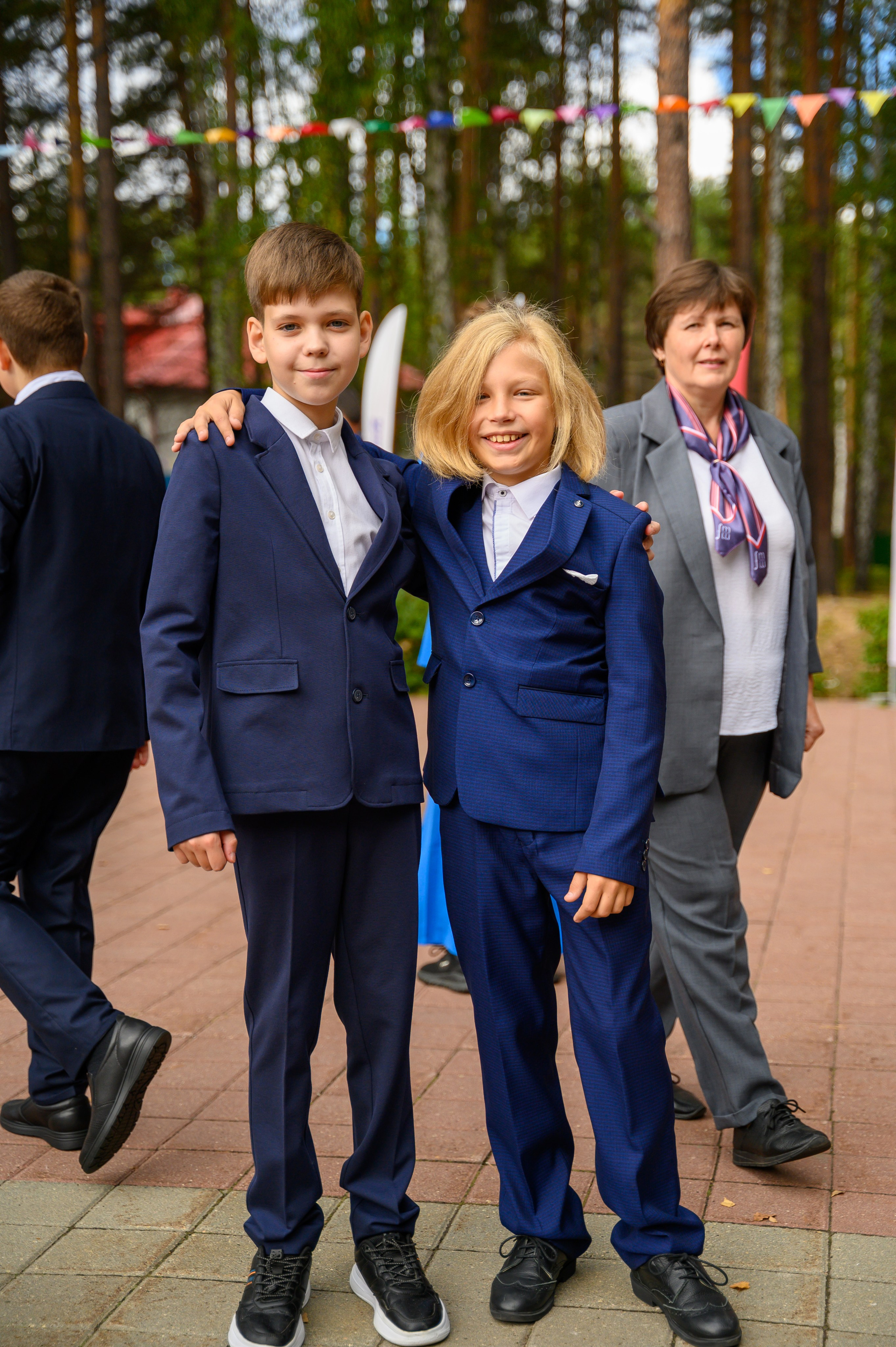 1 сентября линейка ФМШ. Фотограф новорожденных, семейный детский в Тюмени Татьяна Морозова