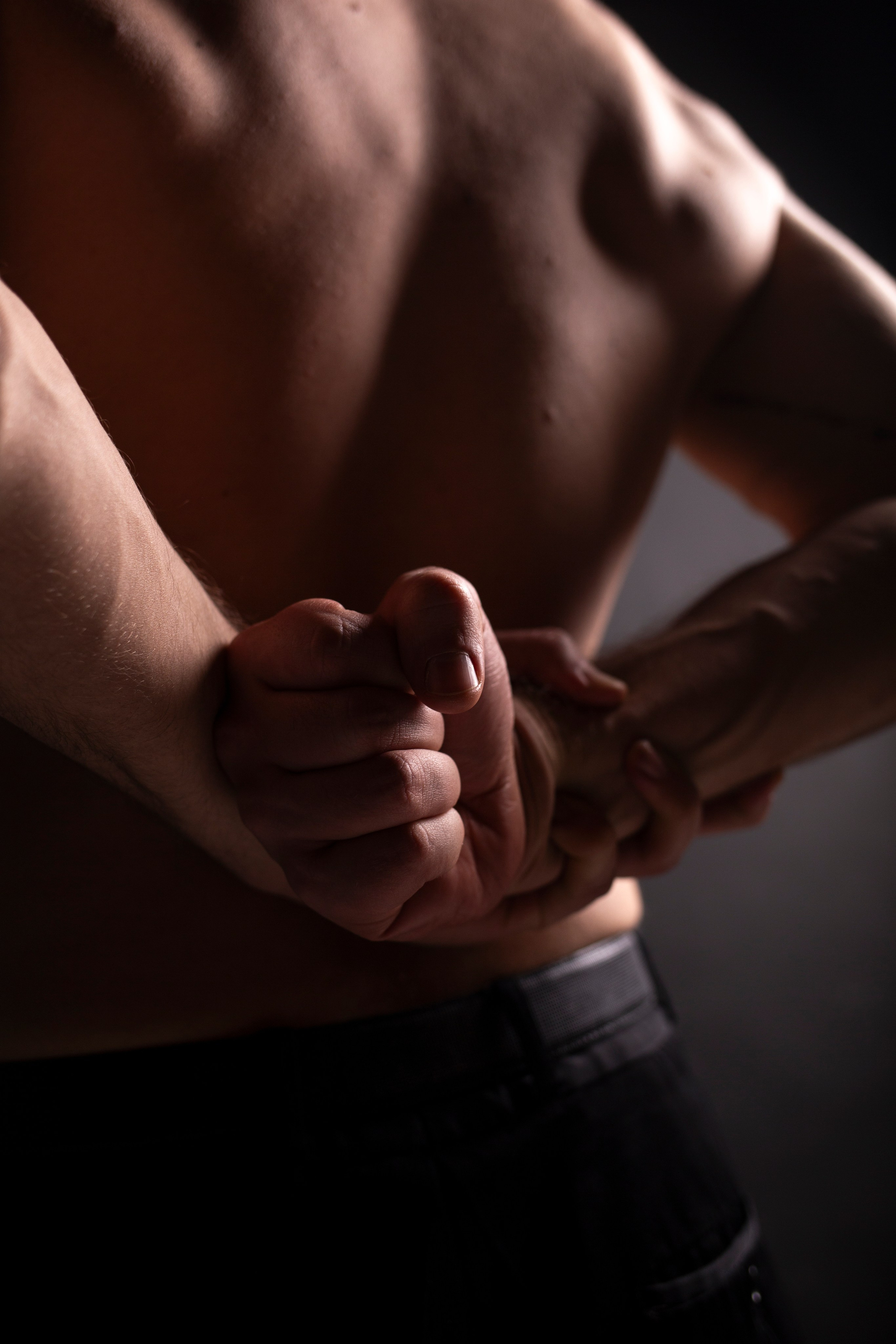 Мужская студийная фотосессия в Воронеже. Фотограф Анастасия Мухитдинова