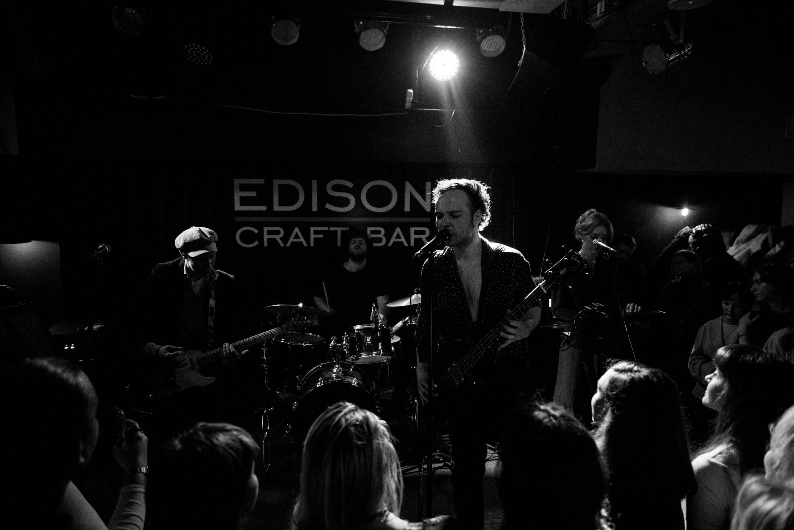 CRAFT BAR EDISON — Диктофон. Свадебный фотограф Иркутск Алексей Шульгин