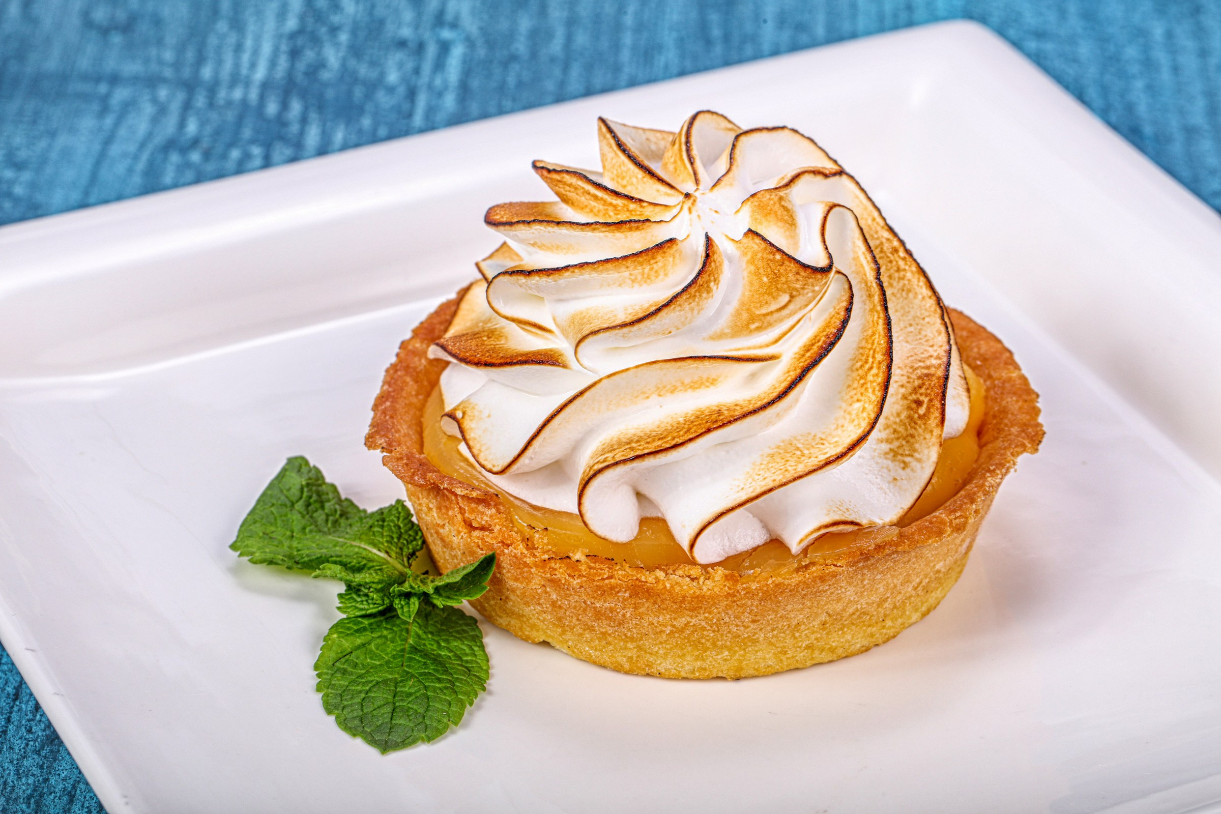 Фотосъемка десертов и выпечки. Заказ по тел.: +7 (906) 006-90-22. Фуд-фотограф Андрей Старостин — съемка еды в Москве. 9000 руб. в час