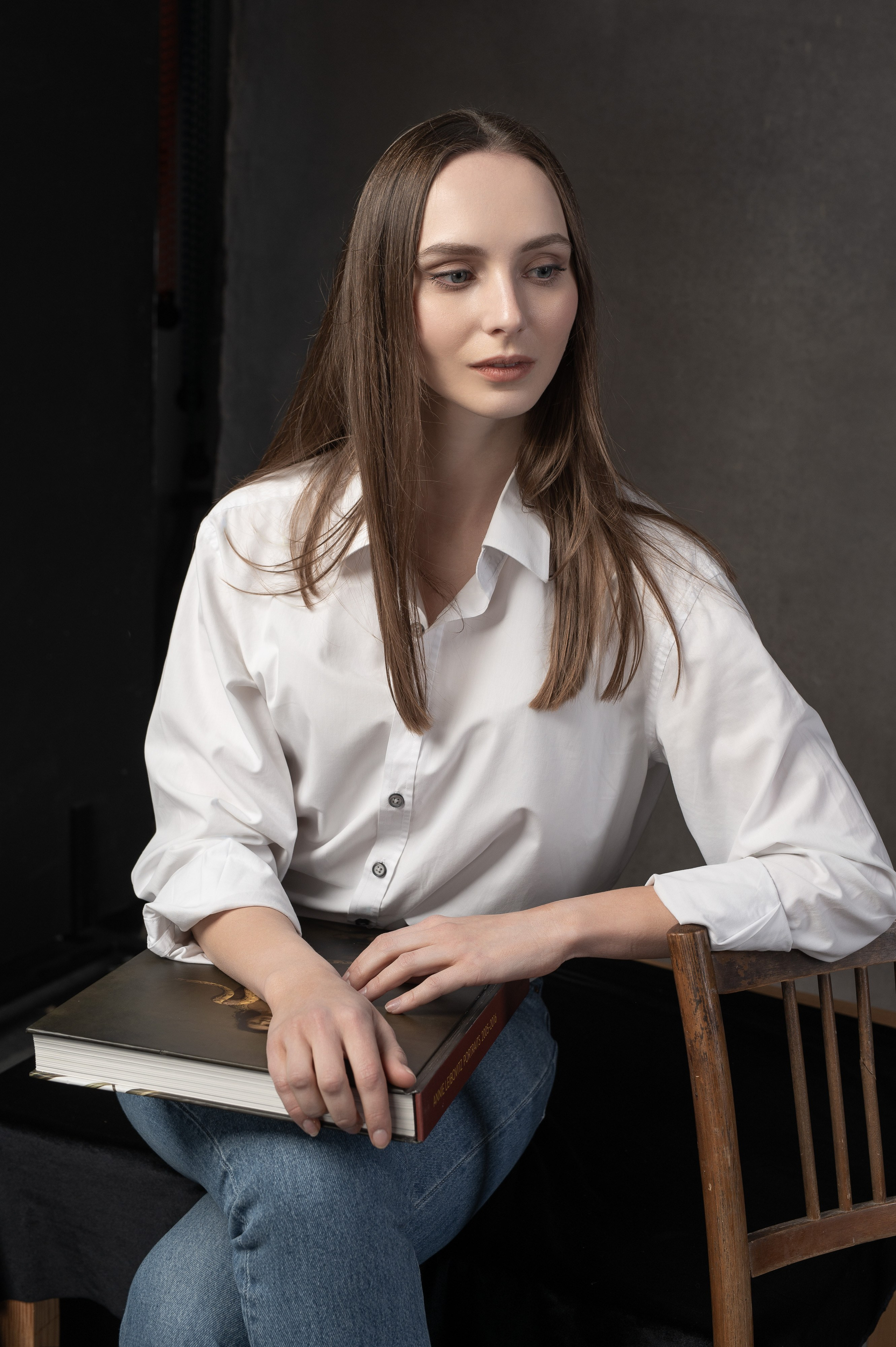 Anya in studio. Portrait photographer in Minsk Slava Potalakh