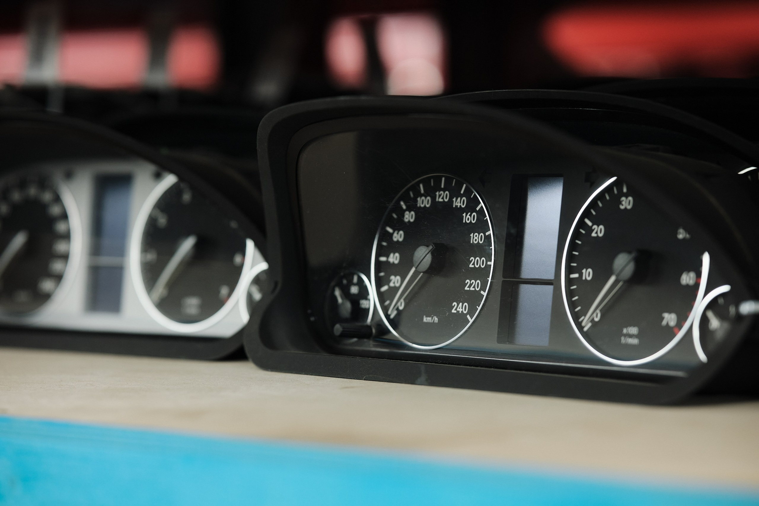 «Оригинальная панель приборов Mercedes-Benz W213 с дисплеем»«Консоль центральная Mercedes-Benz E-Class W213 с элементами управления»«Руль Mercedes-Benz S-Class W222 с кнопками и подогревом»«Сиденье переднее левое Mercedes-Benz GLC X253 с электроприводом и памятью»«Обшивка двери правая Mercedes-Benz C-Class W205 оригинальная деталь»«Подлокотник центральный Mercedes-Benz V-Class W447 с отделением для хранения»«Панель управления климат-контролем Mercedes-Benz GLS X167 оригинал»«Декоративная накладка торпеды Mercedes-Benz A-Class W177 с алюминиевым эффектом»«Кнопка запуска двигателя Mercedes-Benz GLE W167 оригинальная запчасть»«Подсветка салона LED Mercedes-Benz CLA C118 с настройками цвета»«Коврики салона Mercedes-Maybach S-Class W223 оригинальные»«Подголовник заднего сиденья Mercedes-Maybach GLS X167 с электроприводом»