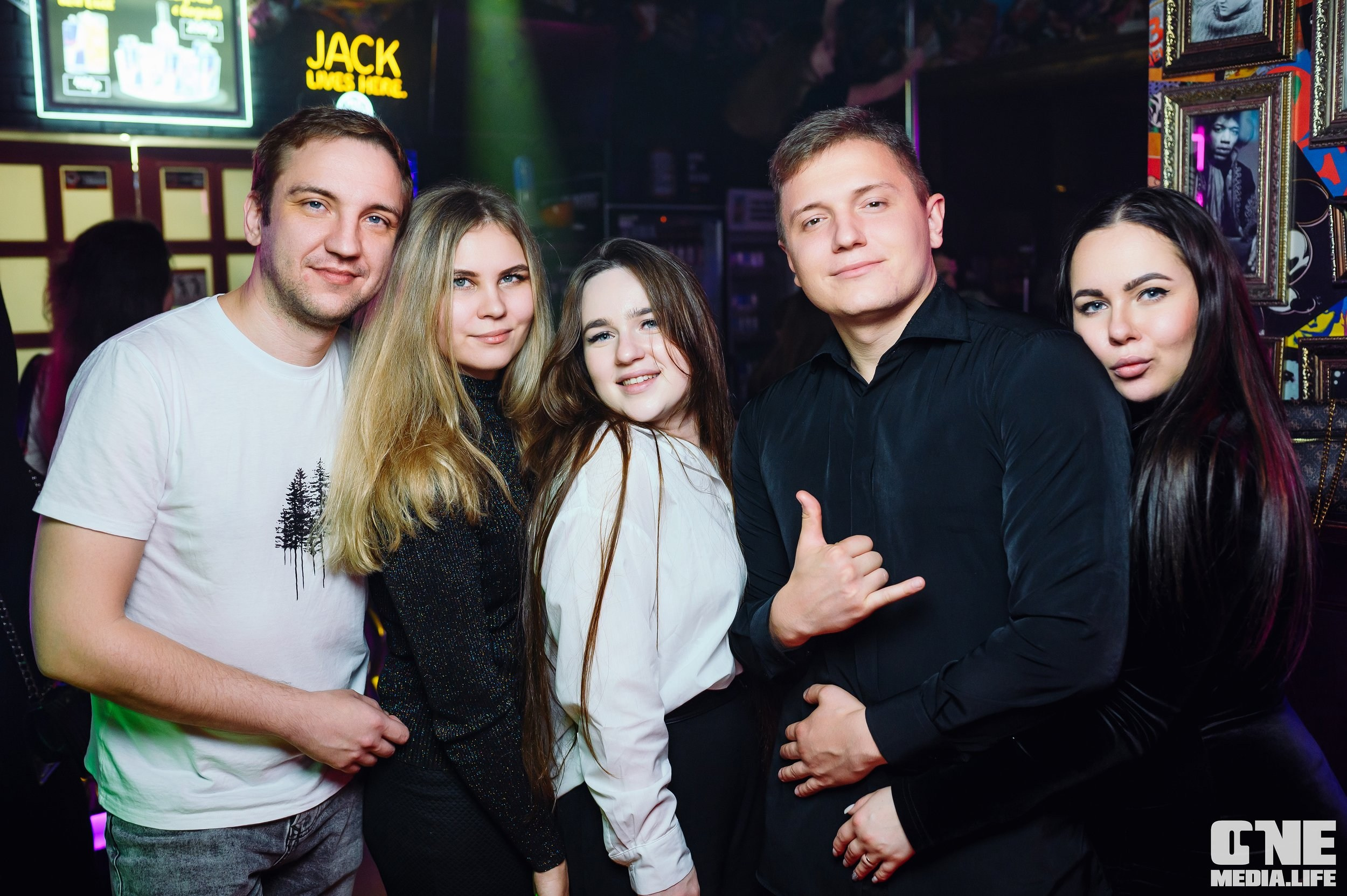 Фоторепортаж из бара XxxX. One Media Life: фоторепортажи, фотоотчеты с мероприятий и заведений