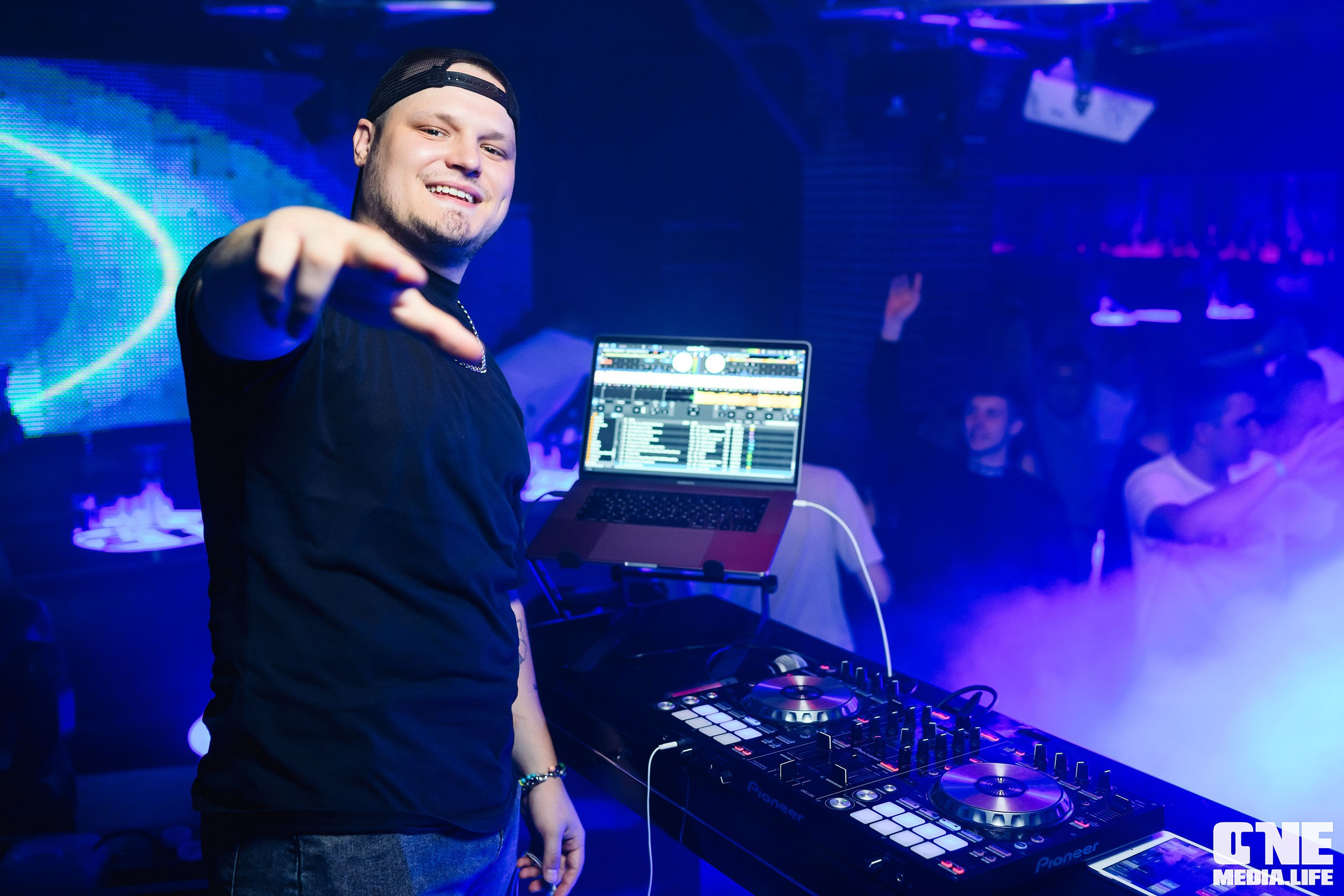 Фоторепортаж из РК Планета. One Media Life: фоторепортажи, фотоотчеты с мероприятий и заведений