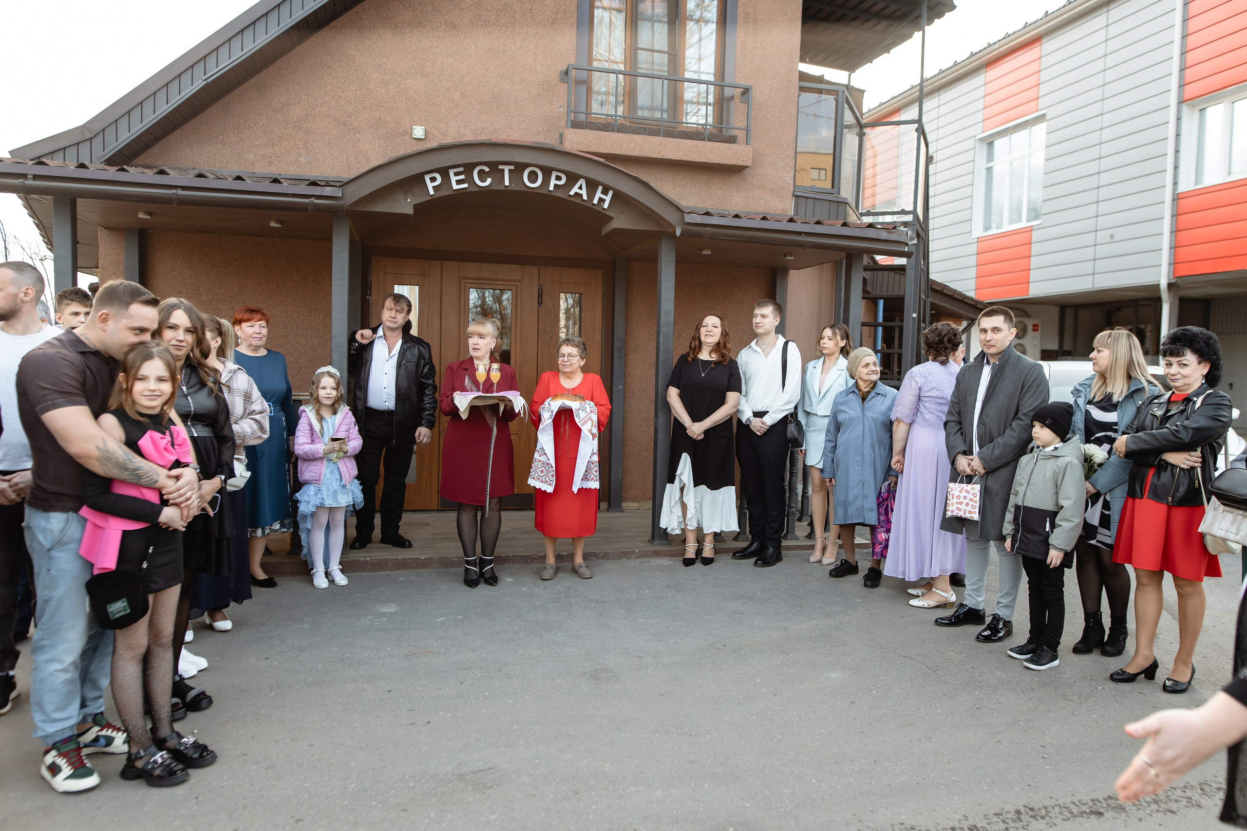 Анонс свадебных фотографий Вики и Александра. Фотограф Михаил Александров