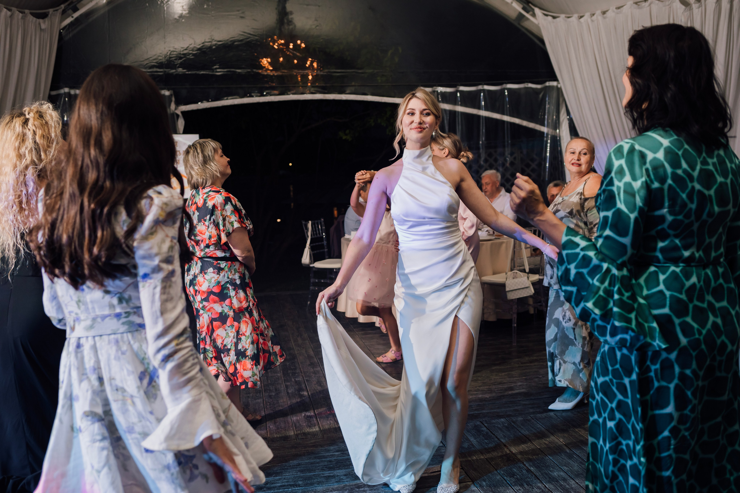 Ольга и Сергей. Свадьба в шатре. Свадебный и семейный фотограф в Москве Евгения Лисина