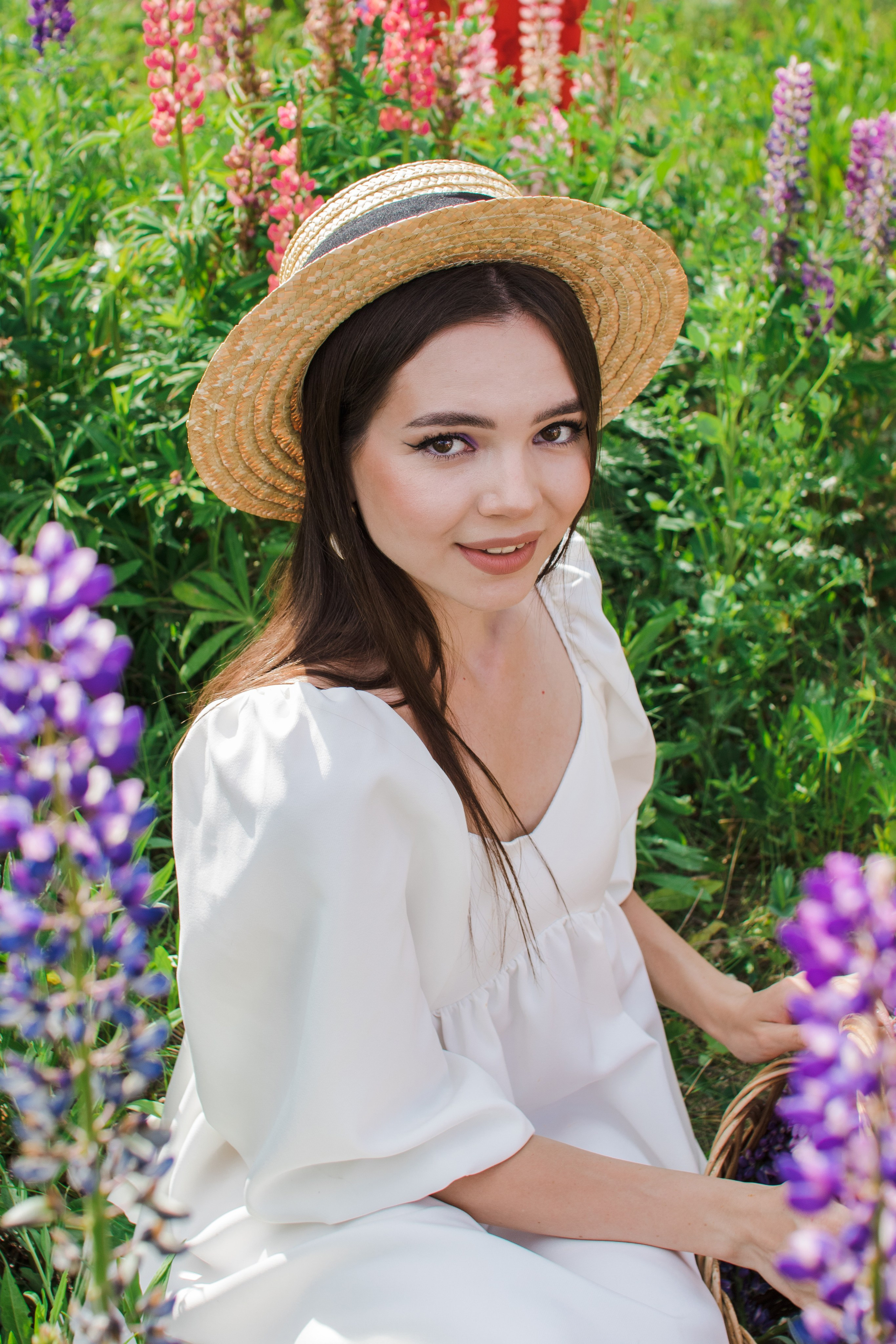 Девушках в люпинах