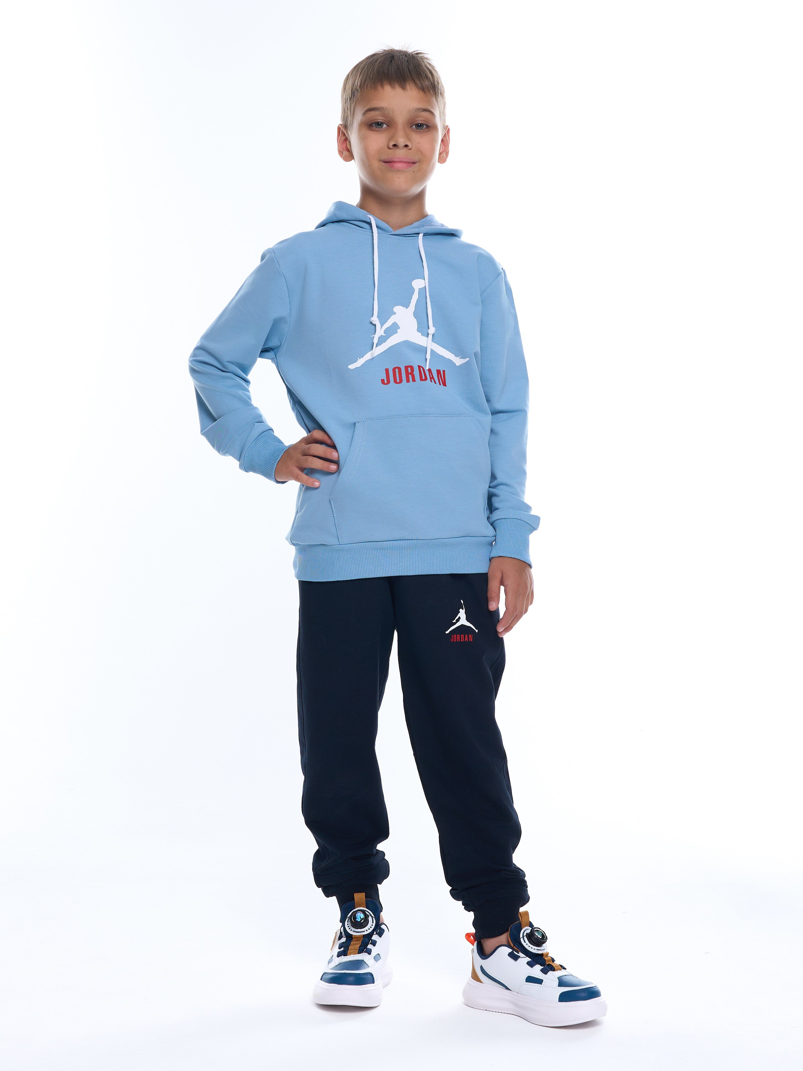 Фотомодель для маркетплейсов Никита. Фотосъёмка для марктеплейсов Studio 11.11