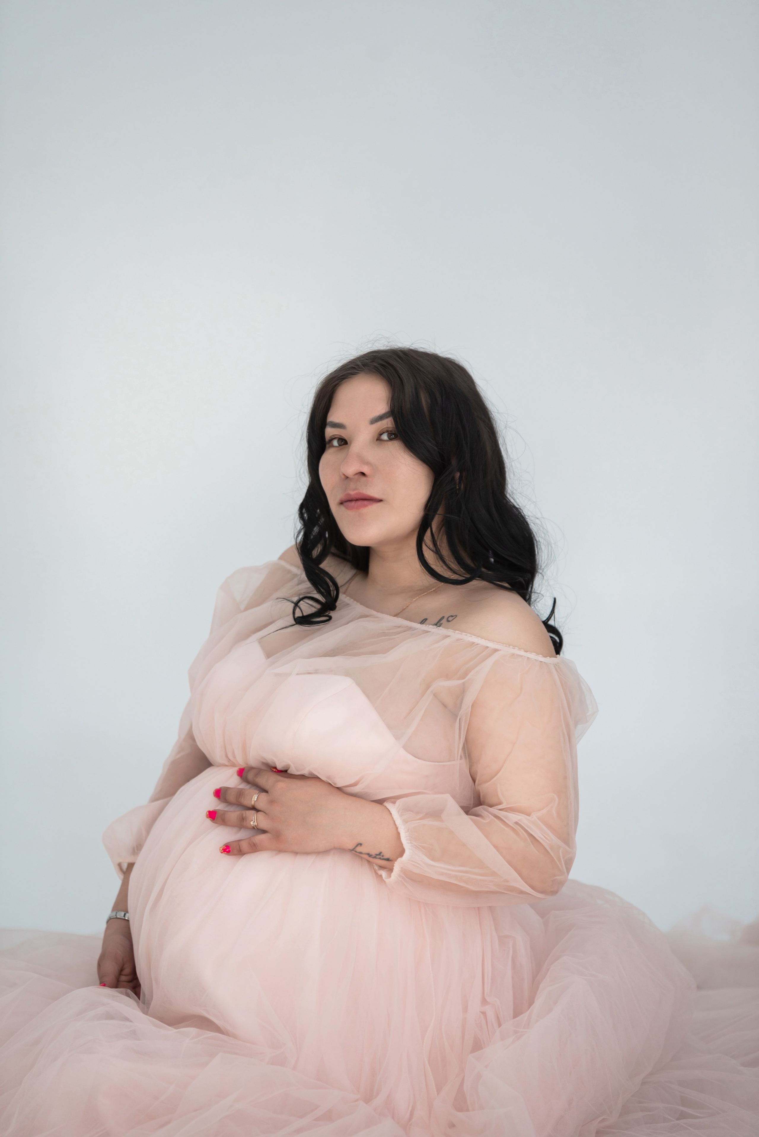 Платье розовое фатиновое со шлейфом для фотосессии беременности в Иркутске