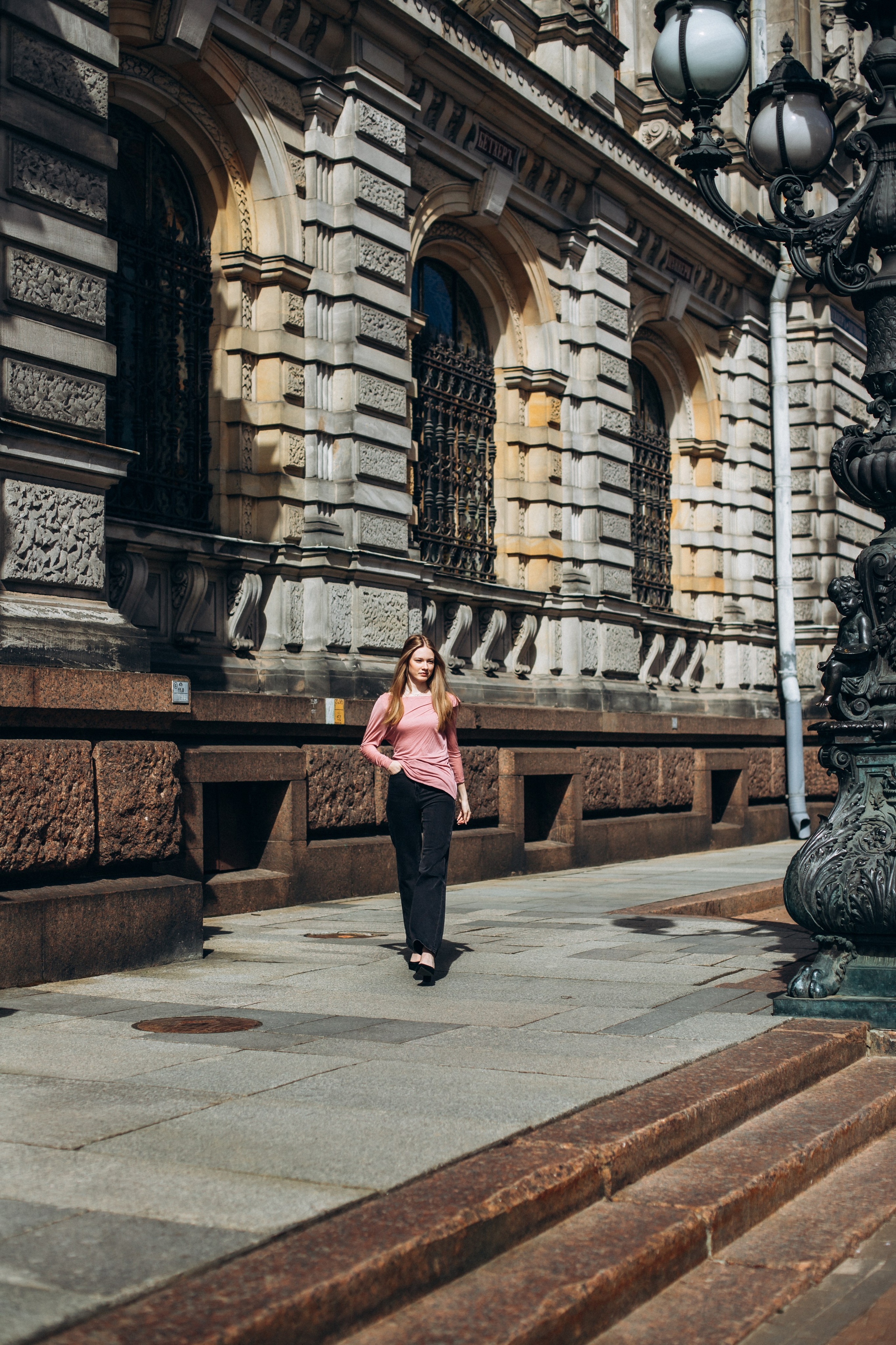 Юлия в мае. Фотопрогулка в Петербурге. Индивидуальный и семейный фотограф в Санкт-Петербурге